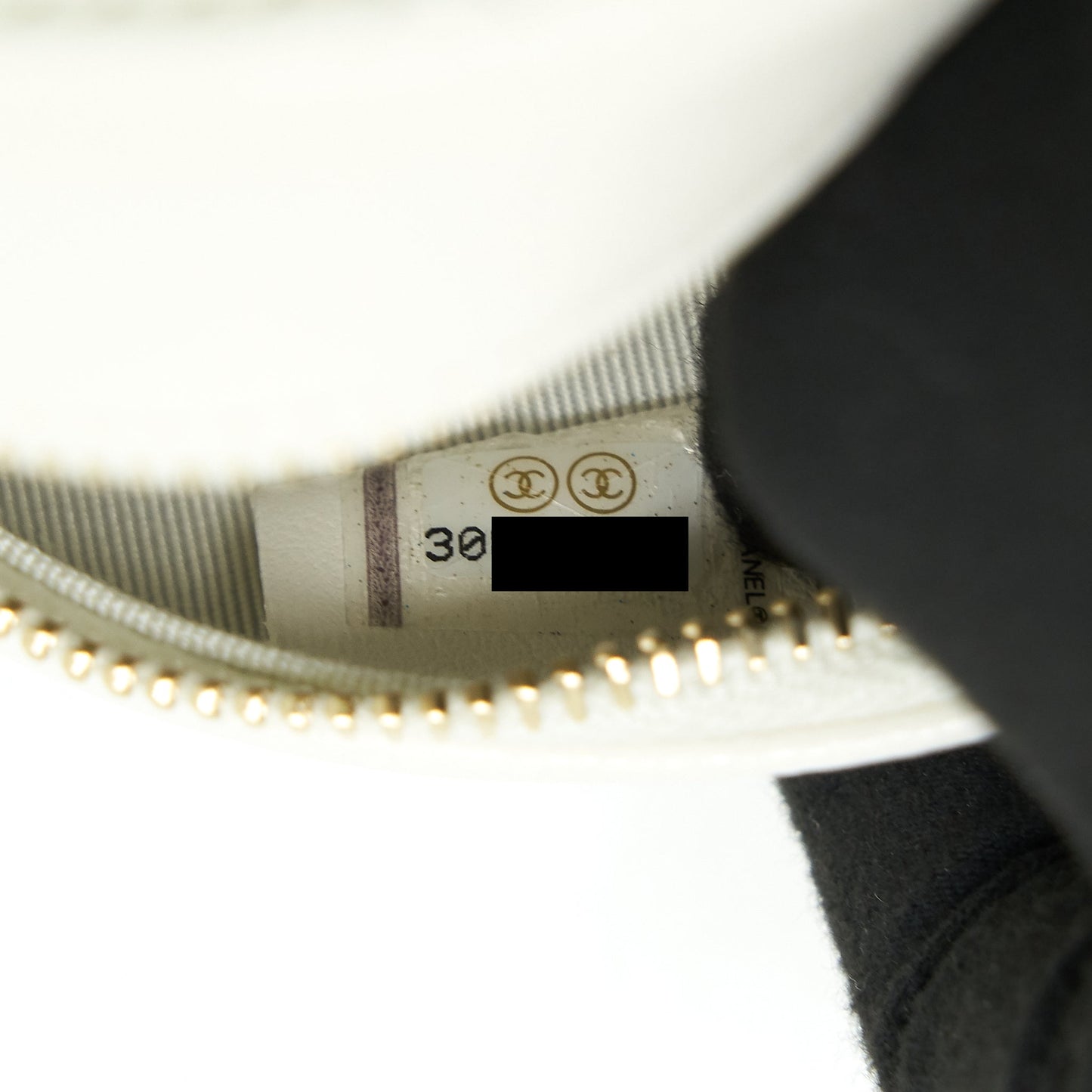 Chanel Round mini Bag Caviar white LGHW