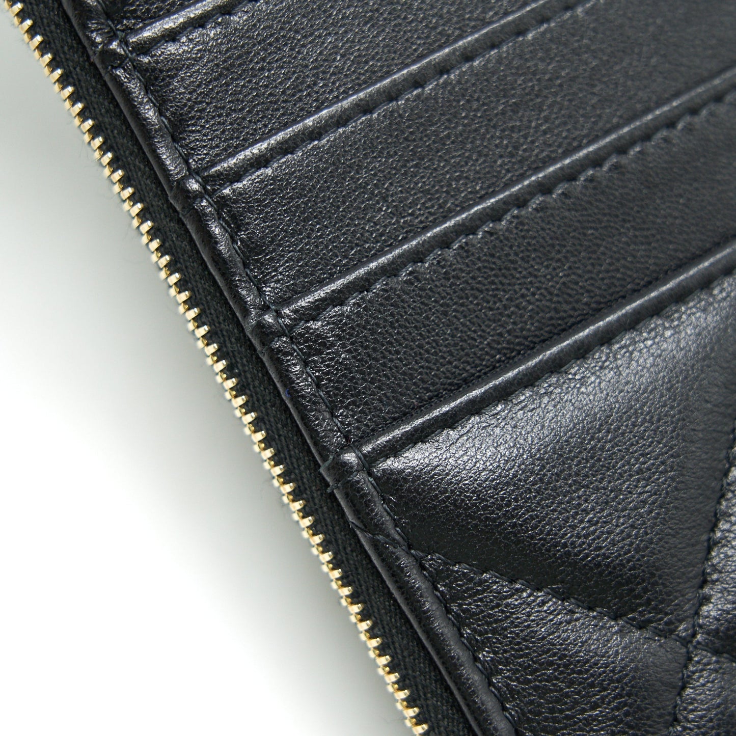 CHANEL 19 Phone and Card Holder Lambskin Quilted Black