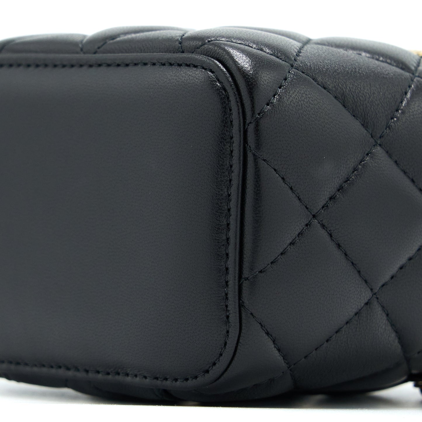 Chanel Pearl Crush Mini Vanity Case Lambskin Black LGHW