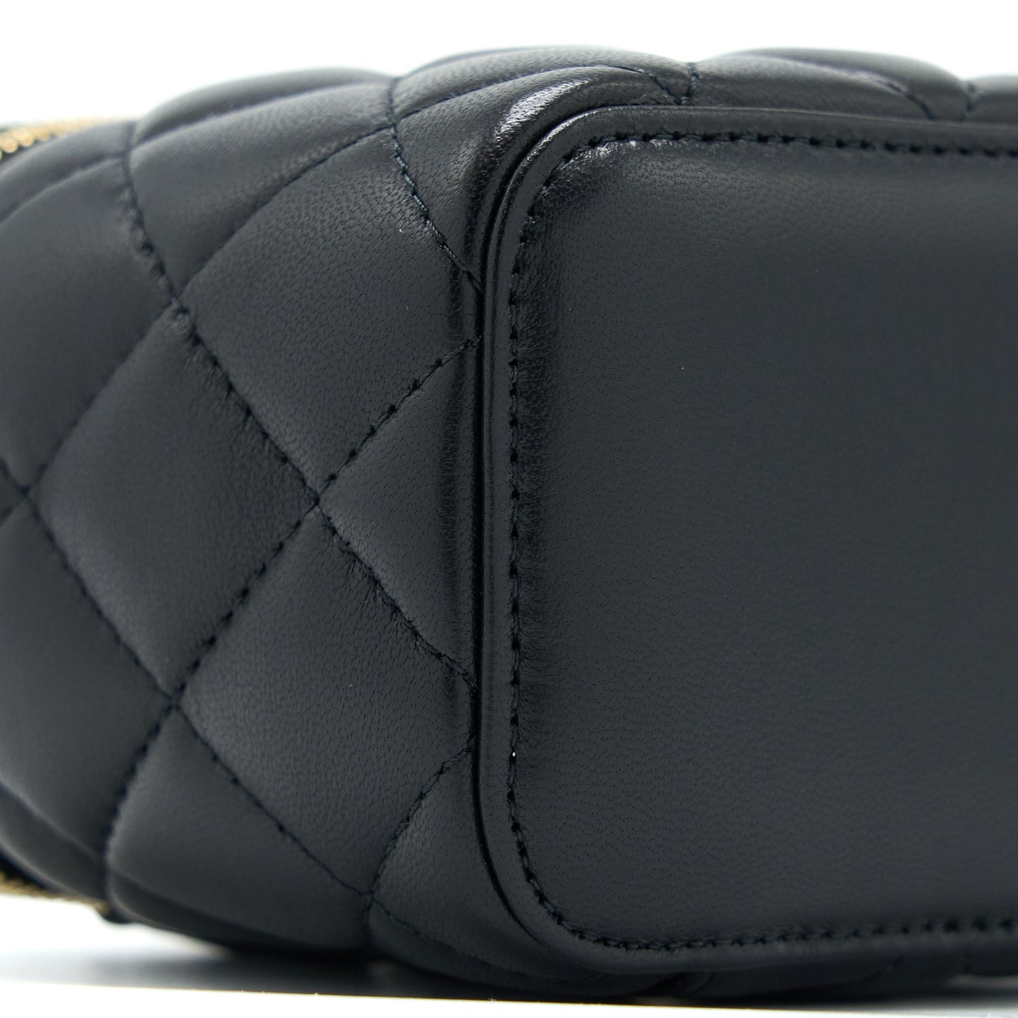 Chanel Pearl Crush Mini Vanity Case Lambskin Black LGHW