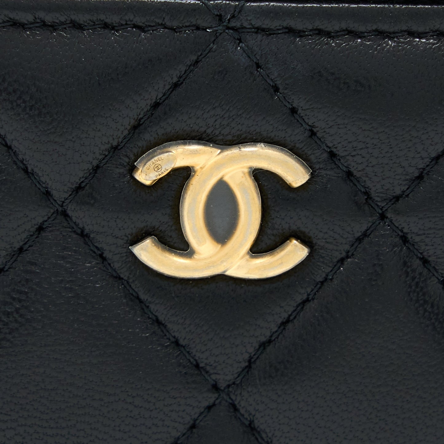 Chanel Pearl Crush Mini Vanity Case Lambskin Black LGHW