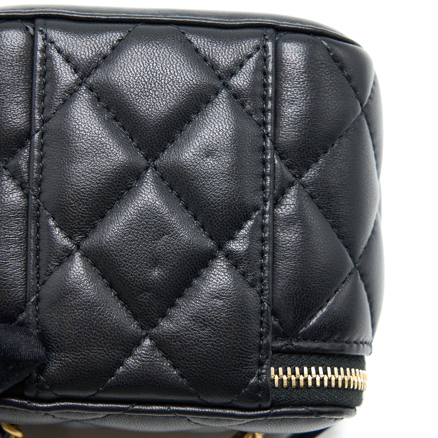 Chanel Pearl Crush Mini Vanity Case Lambskin Black LGHW