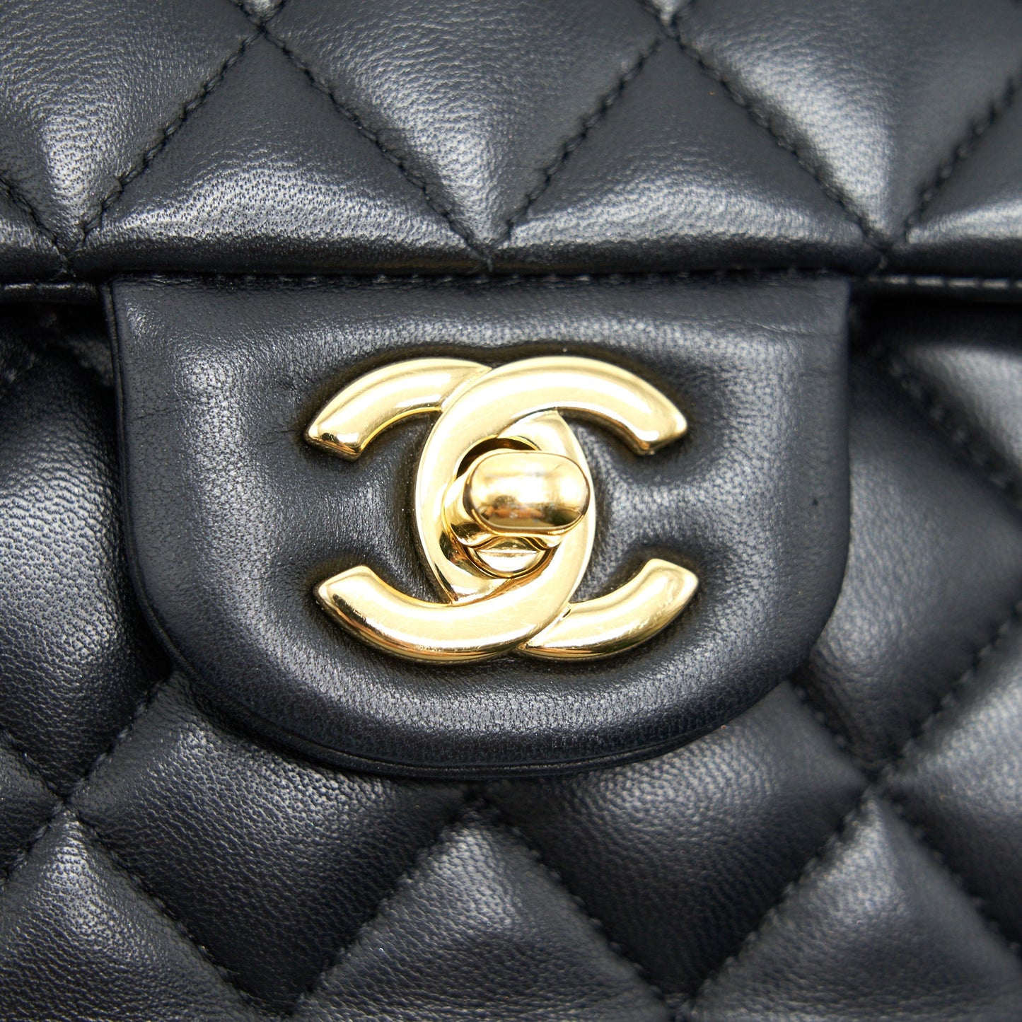 CHANEL MEDIUM CLASSIC DOUBLE FLAP LAMBSKIN BLACK GHW