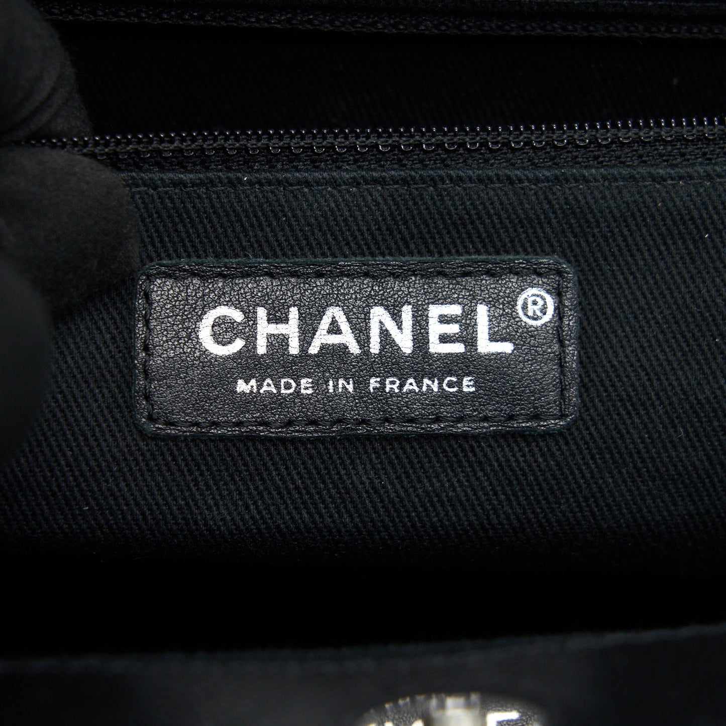 CHANEL QUILTED LEATHER TOTE BAG WITH CHAIN IN CARVIAR BLACK SHW