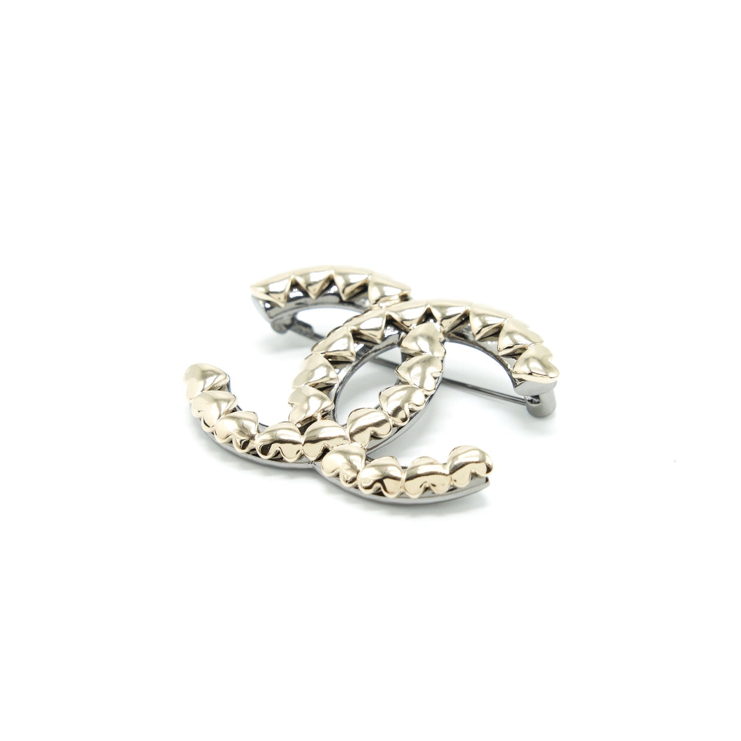 Chanel CC logo mini hearts brooch lghw
