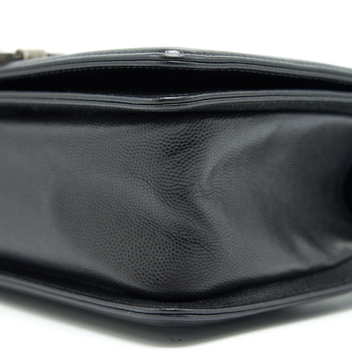Chanel Medium boy Chanel Bag Caviar Black ruthenium hardware