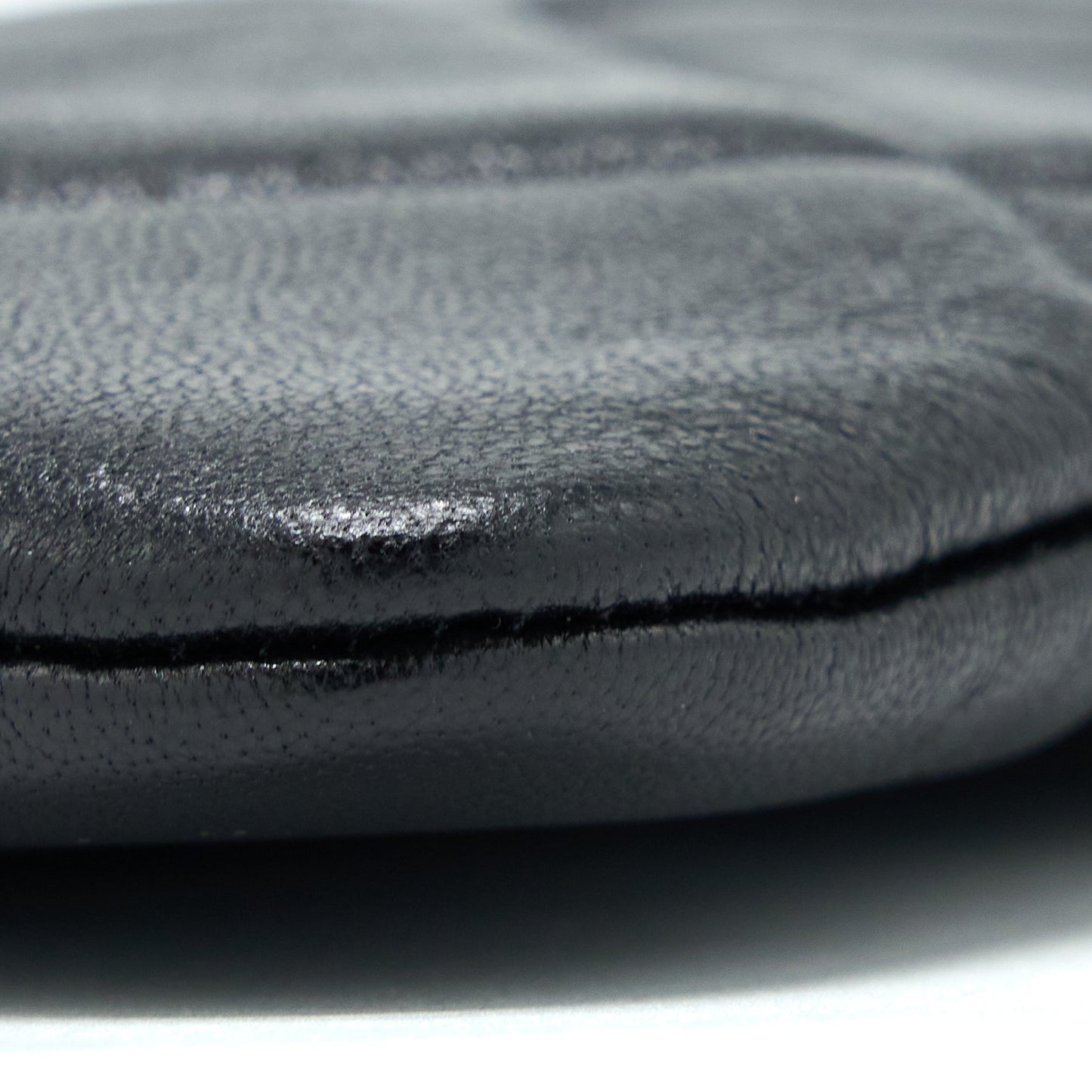 Chanel 19 Clutch Lambskin Black GHW
