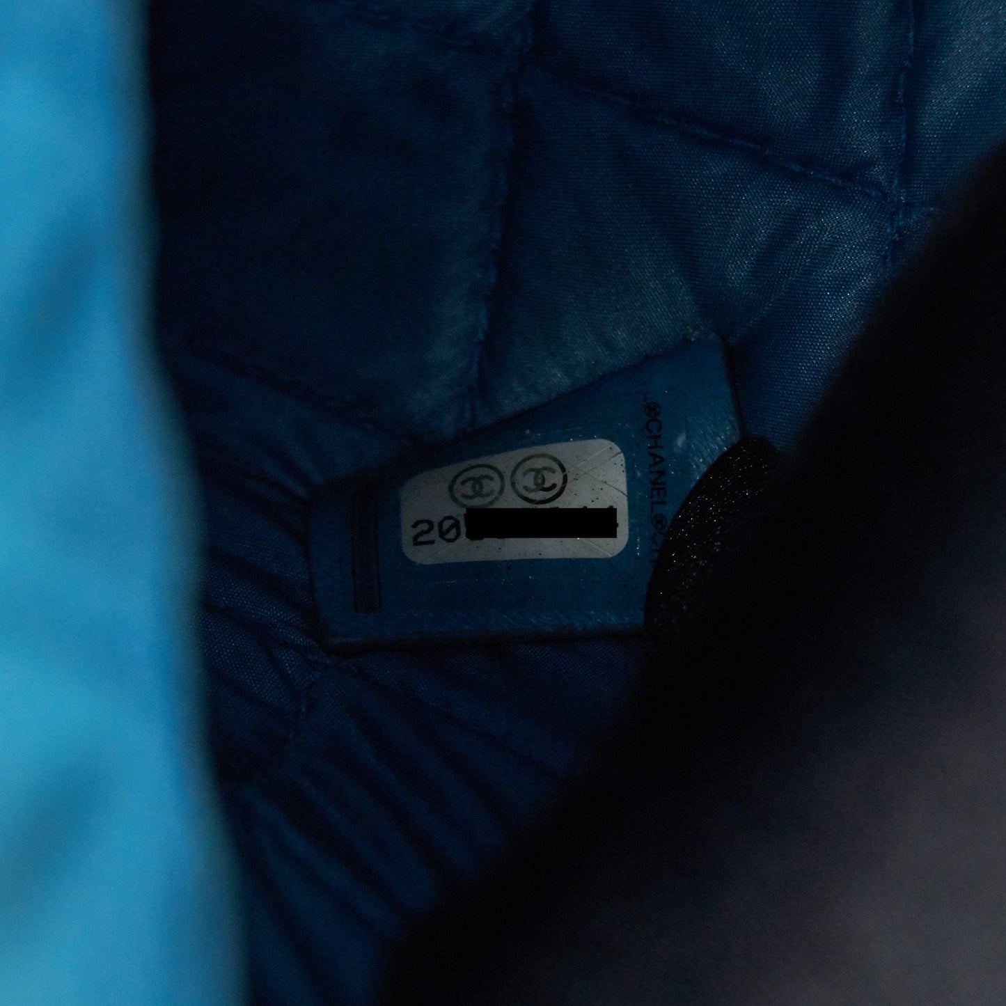 CHANEL QUILTED LEATHER CLUTCH BAG IN PATENT BLUE