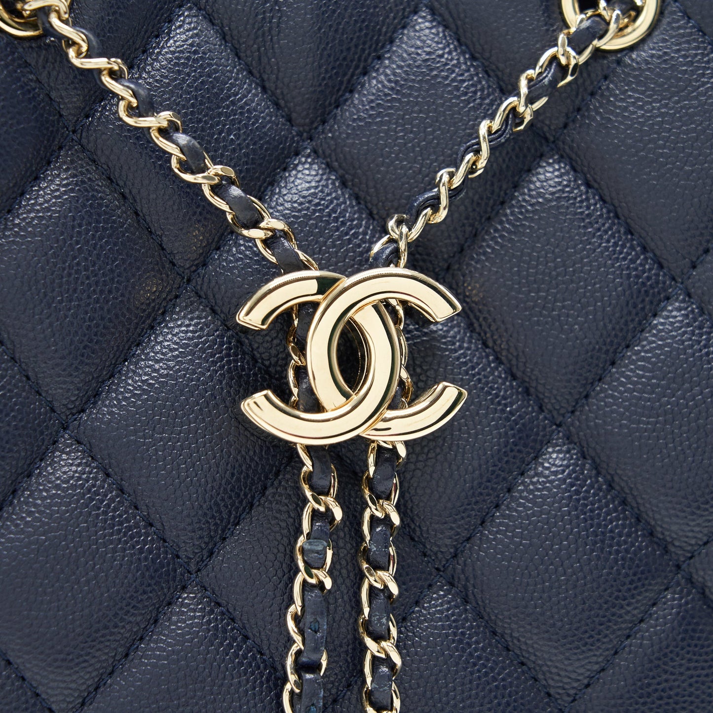 CHANEL BUCKET BAG IN Navy GHW