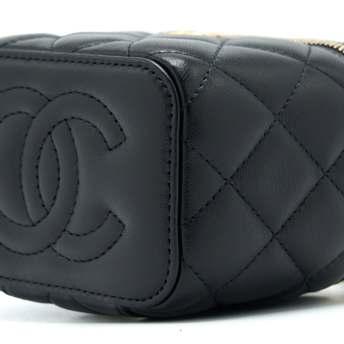 Chanel 22B Pearl Crush Mini Vanity With Chain Lambskin Black GHW