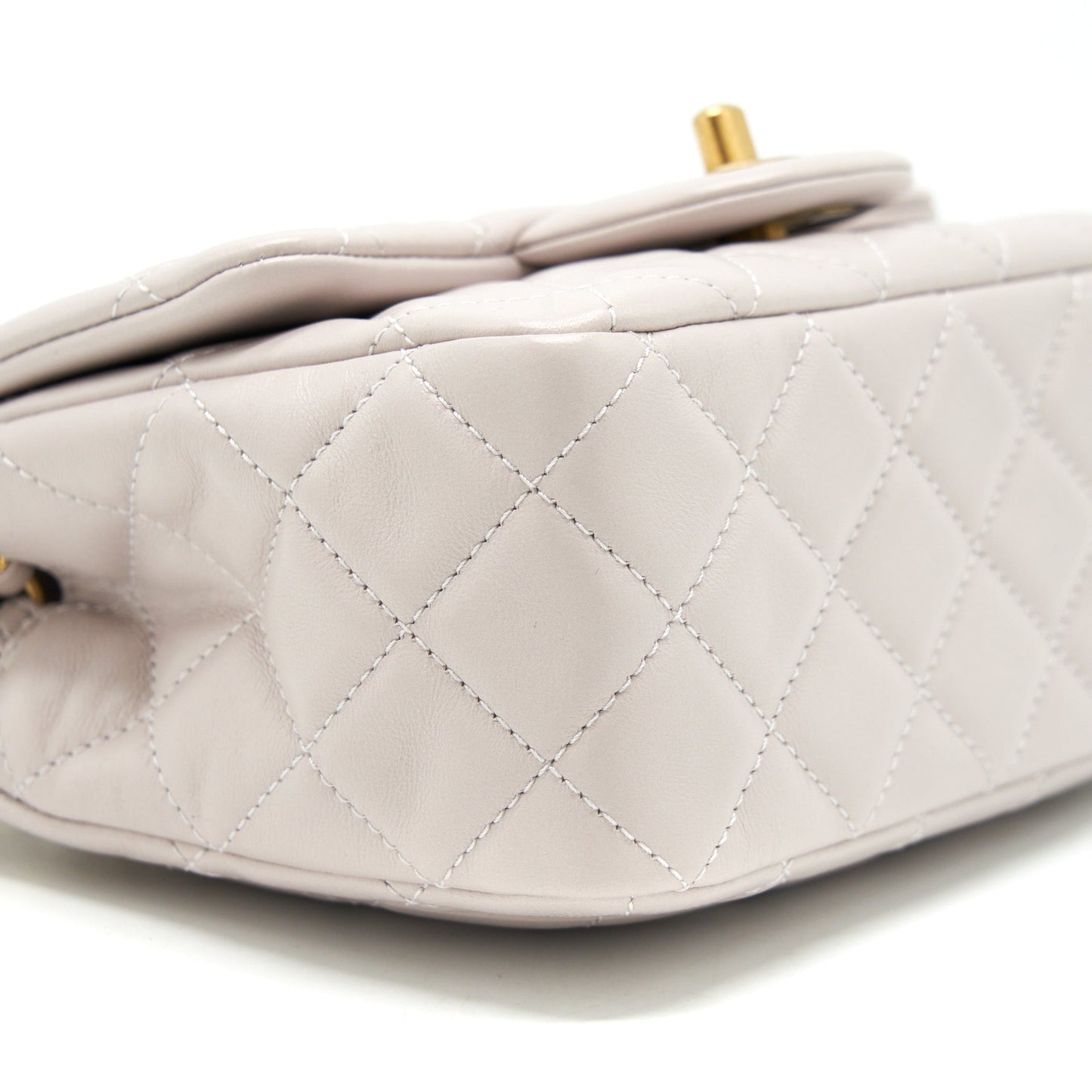 Chanel Pearl Crush Lambskin Light Purple GHW(Microchip)