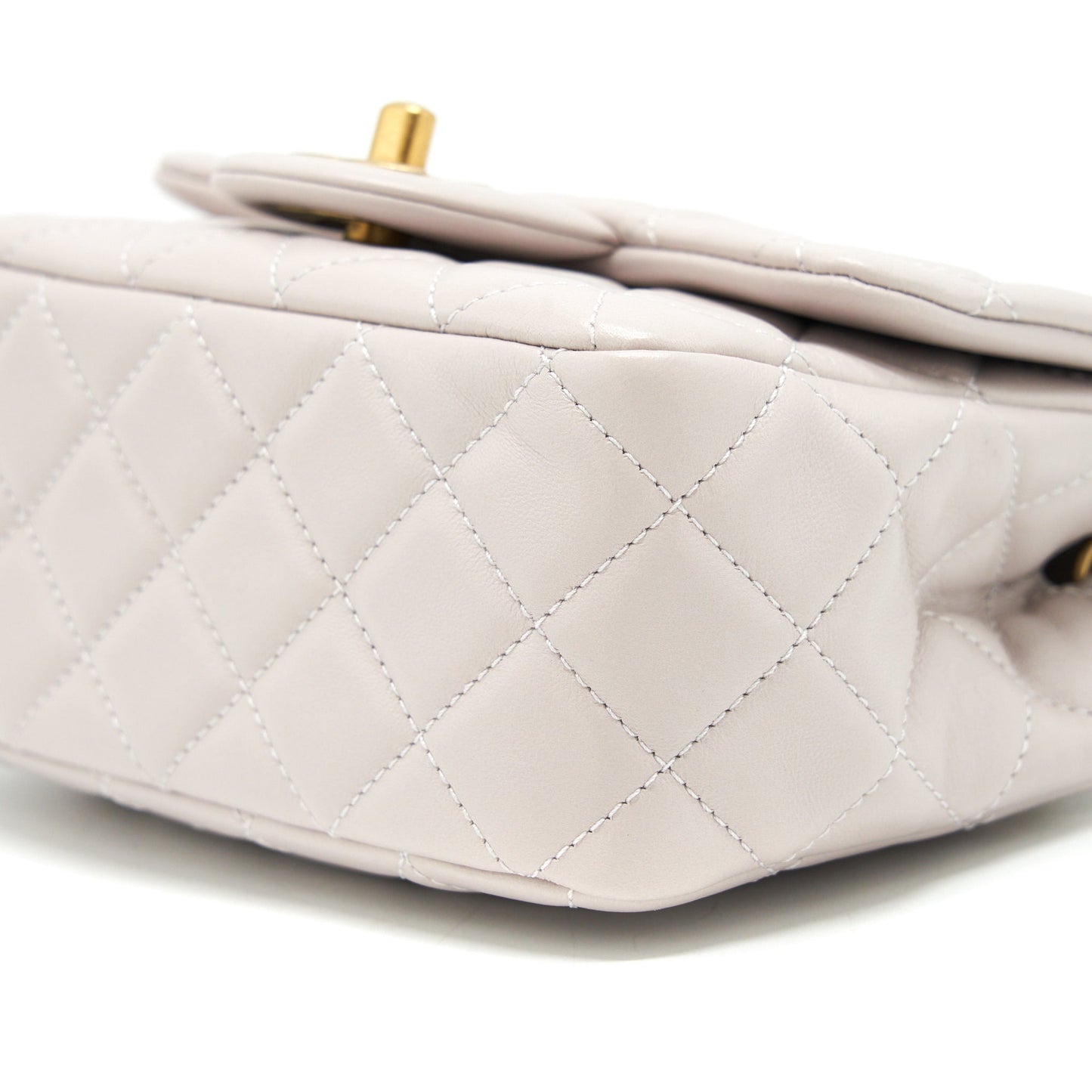 Chanel Pearl Crush Lambskin Light Purple GHW(Microchip)