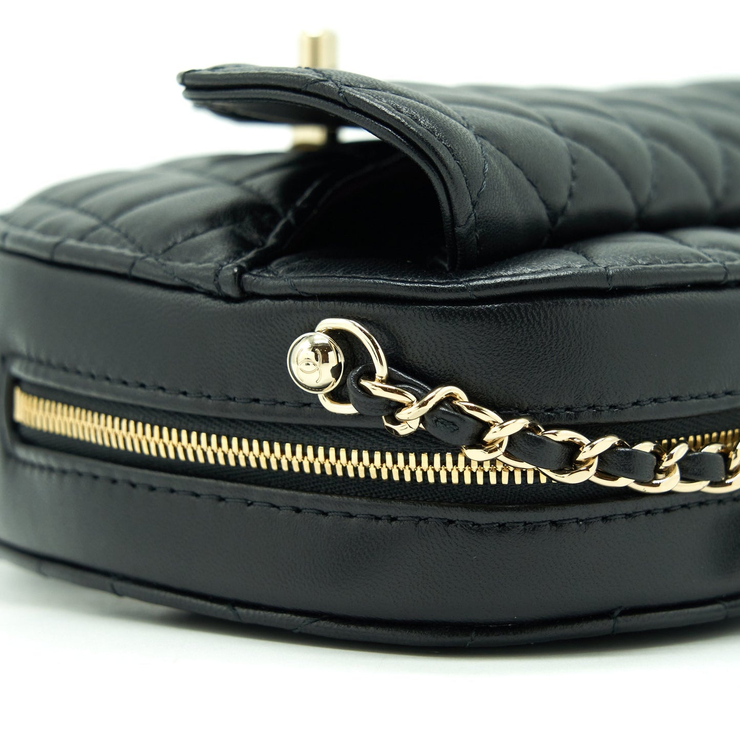 Chanel 22S Heart Bag Lambskin Black LGHW (Microchip)