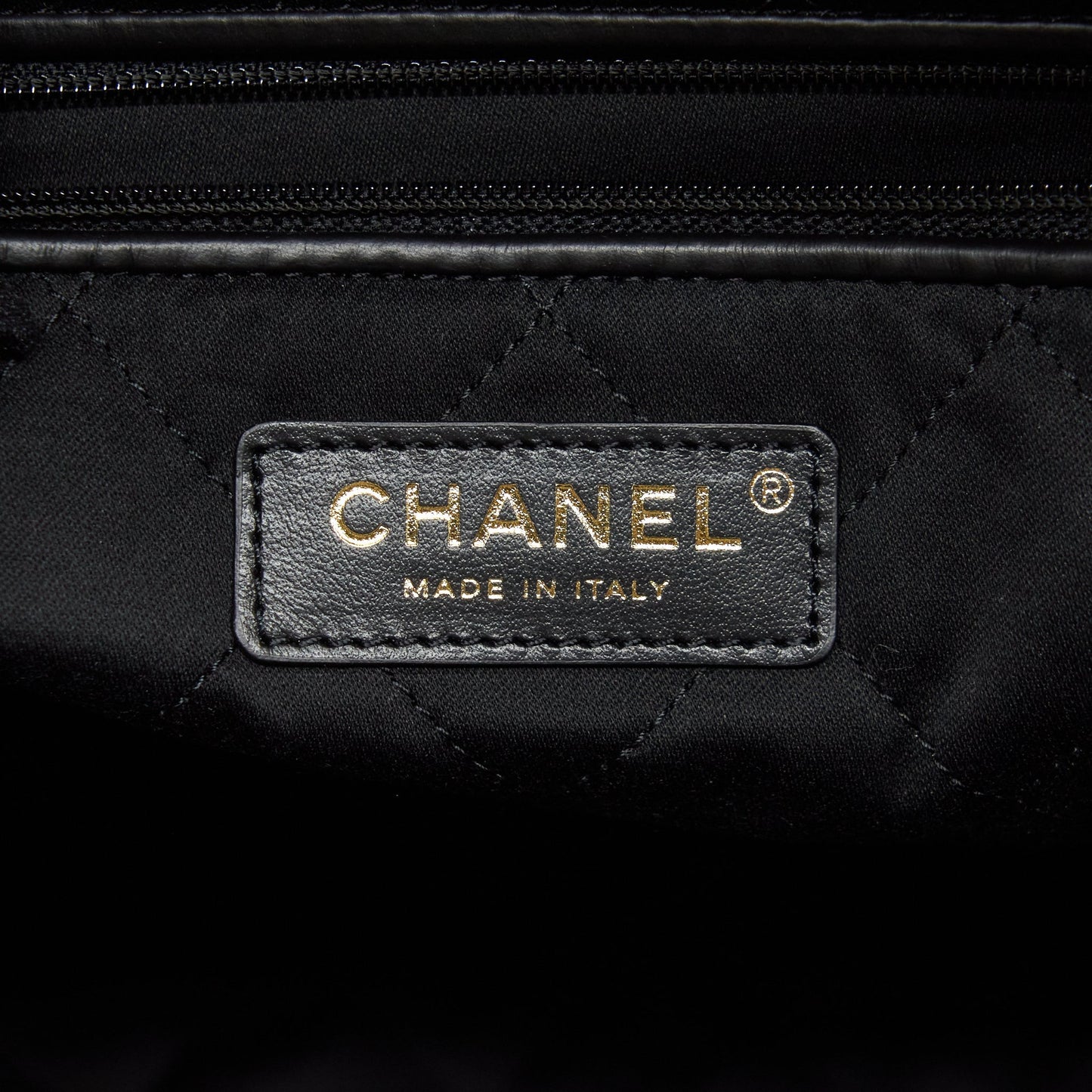 Chanel 22 Handbag Shiny Calfskin Black GHW (Microchip)