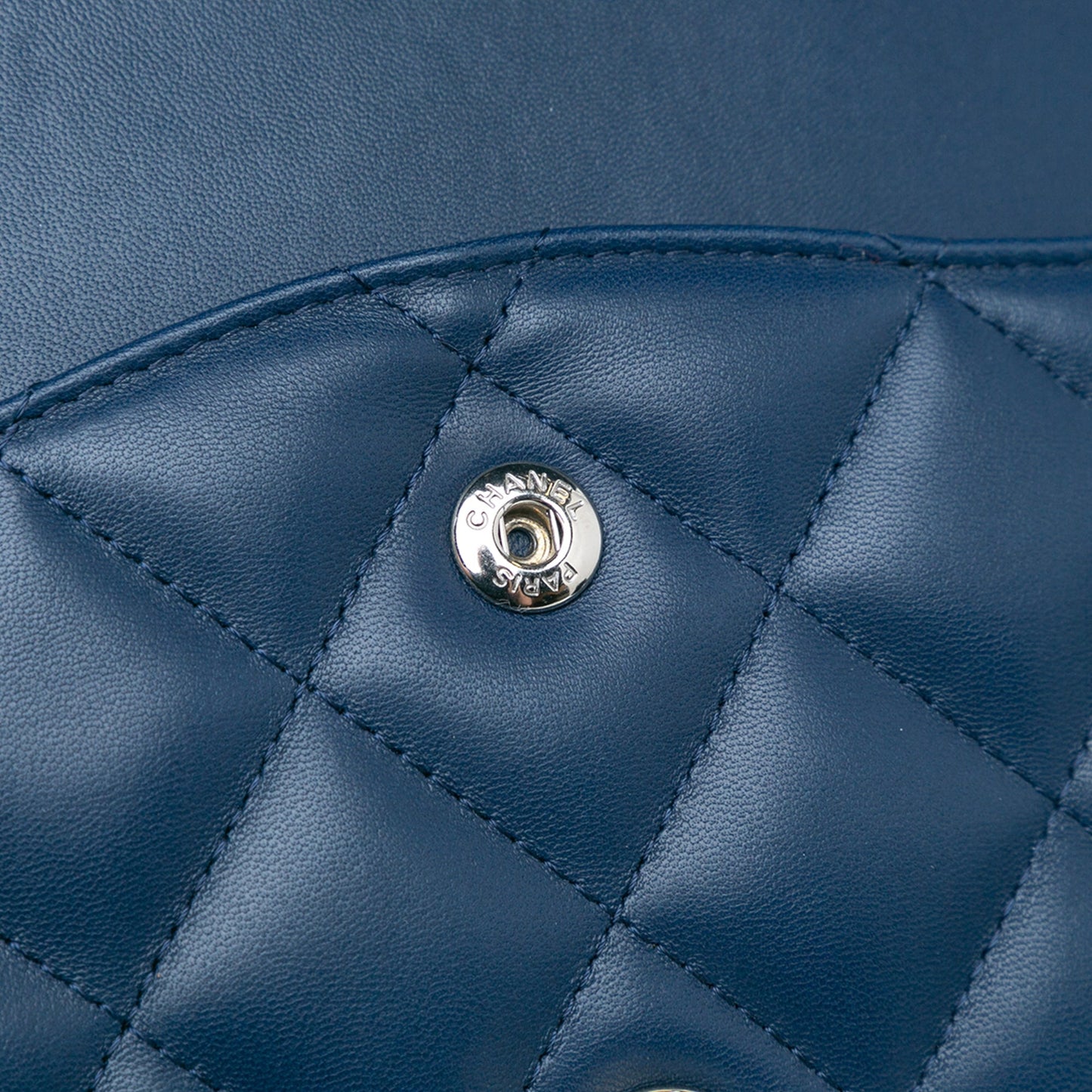 Chanel Sac Jumbo Classic Lambskin Double Flap