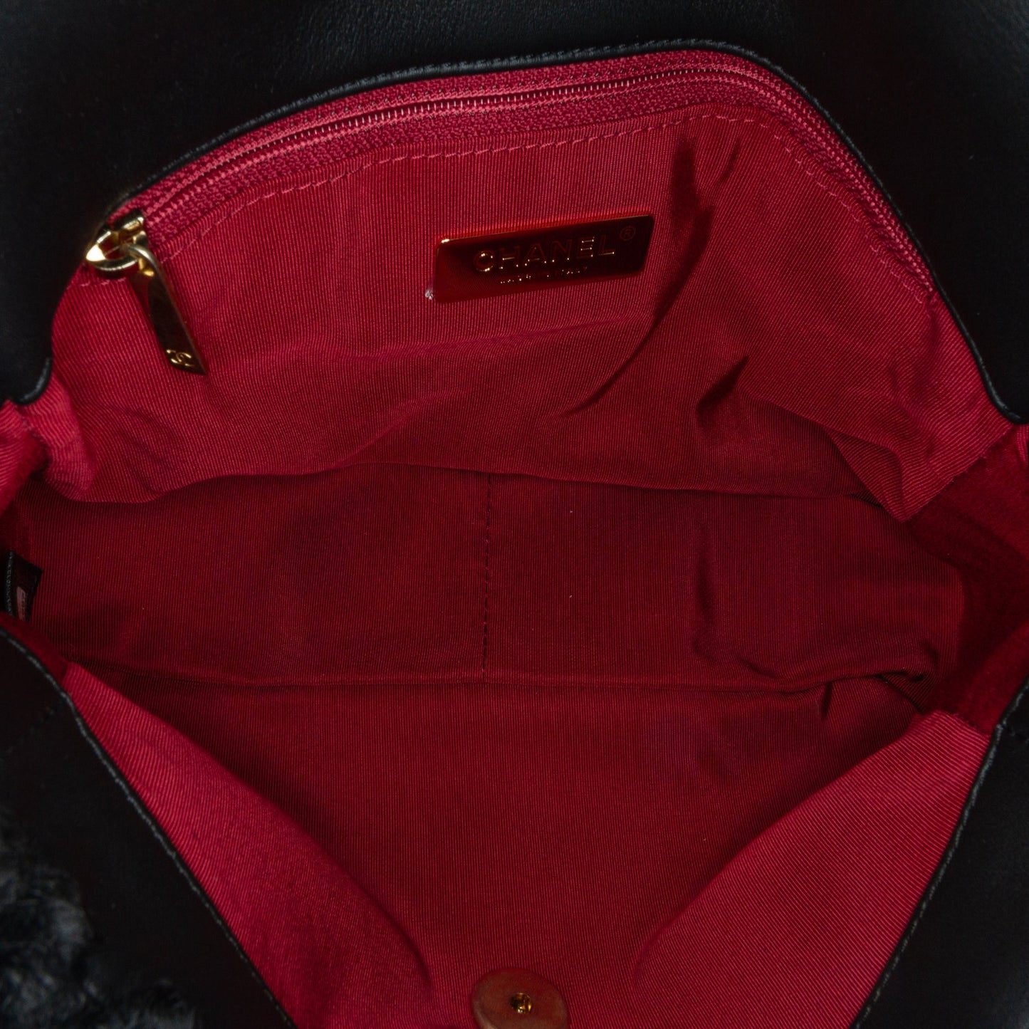 Chanel Sac Medium Shearling 19 Flap