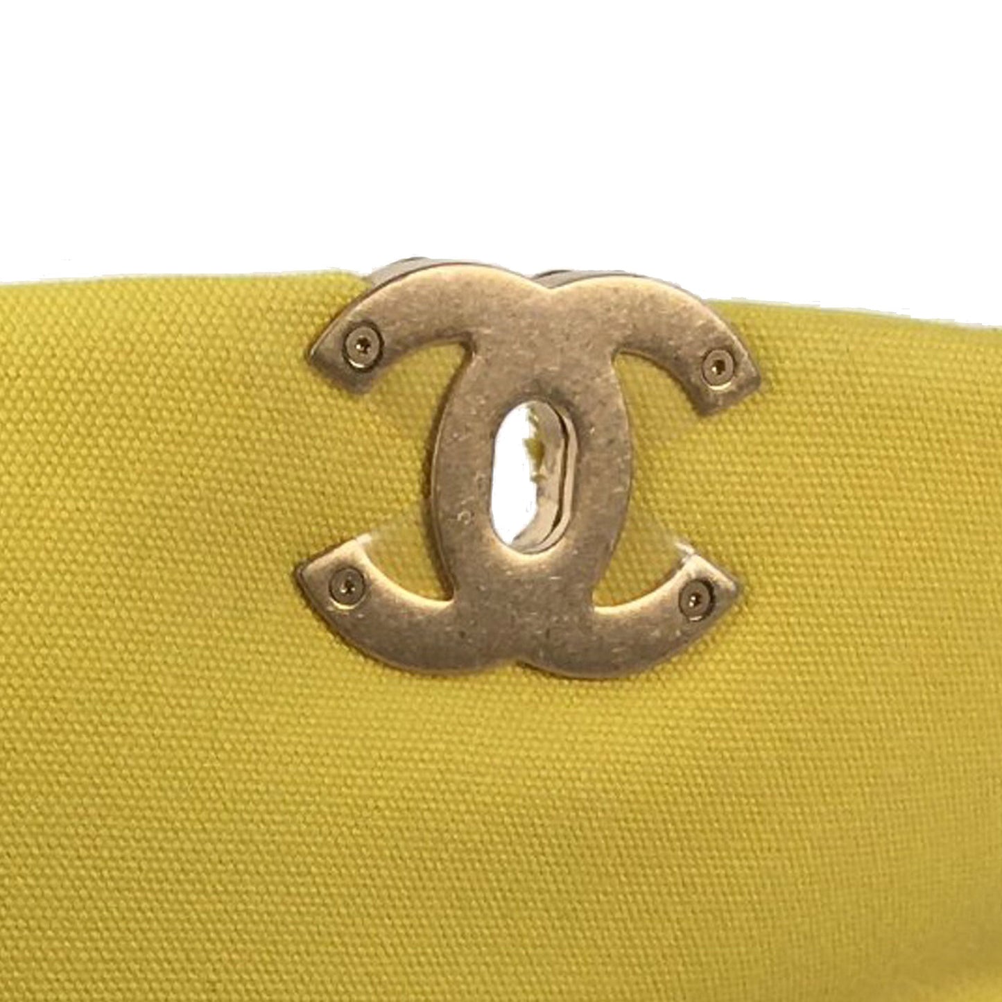 Chanel Sac Medium 19 Canvas Flap