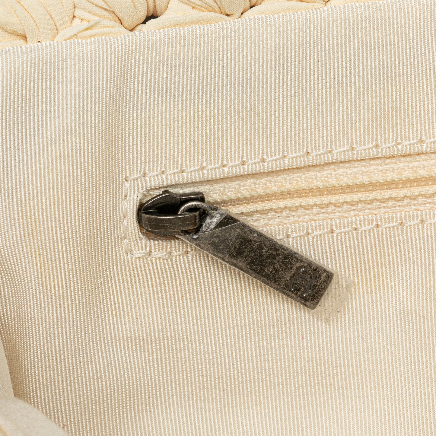 Chanel Sac Neoprene Fancy Crochet Flap