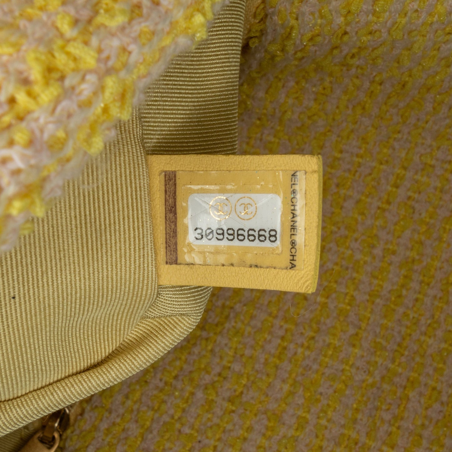 Chanel Sac Medium Tweed 19 Flap