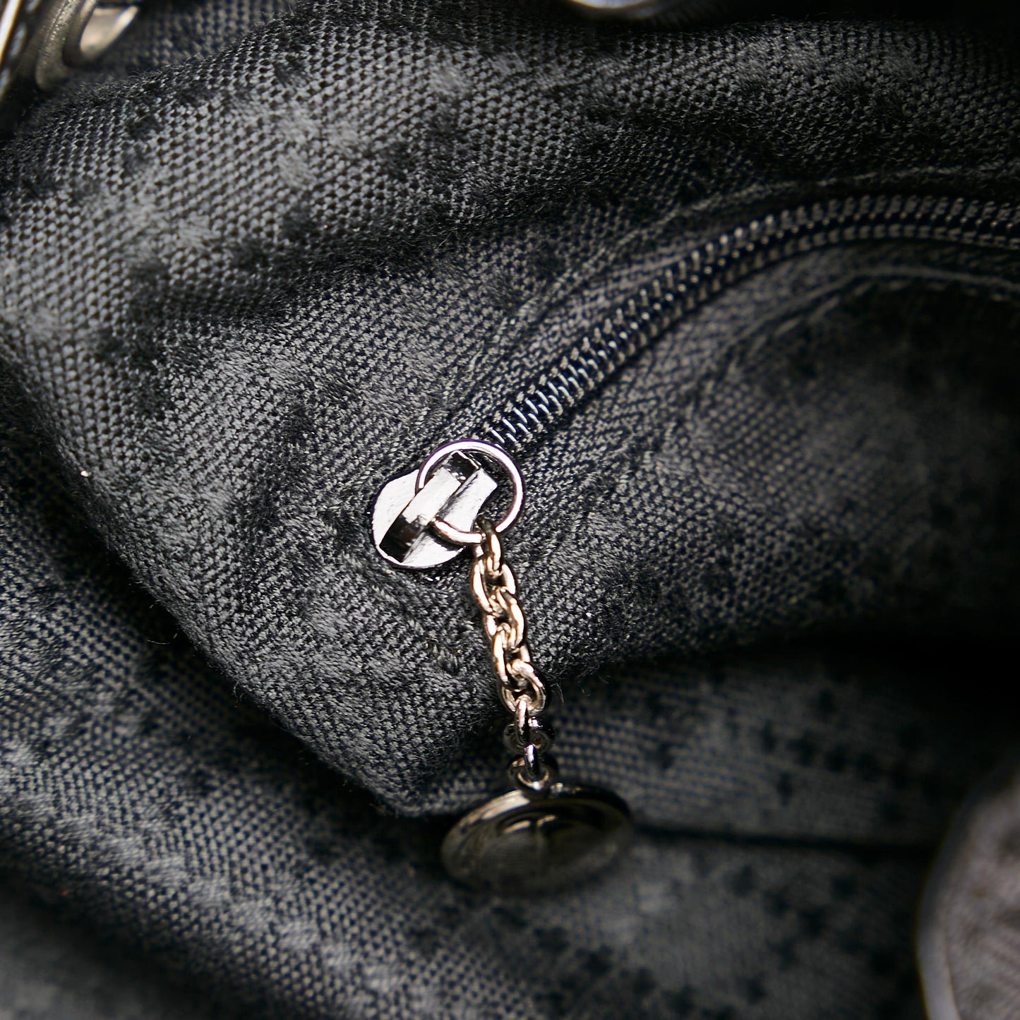 Gucci Bamboo Nylon Bucket Bag (SHG-31578)