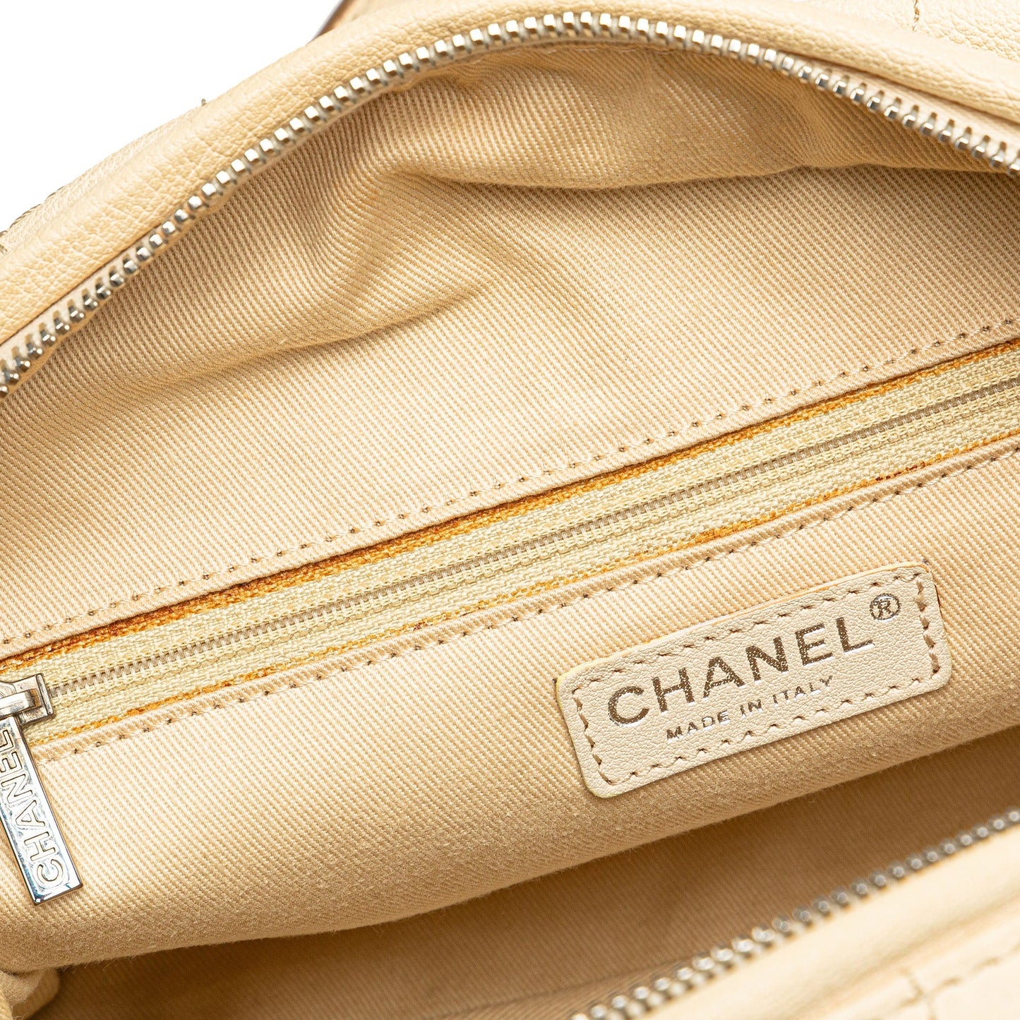 Chanel Sac Goatskin Square Stitch Essential Bowler