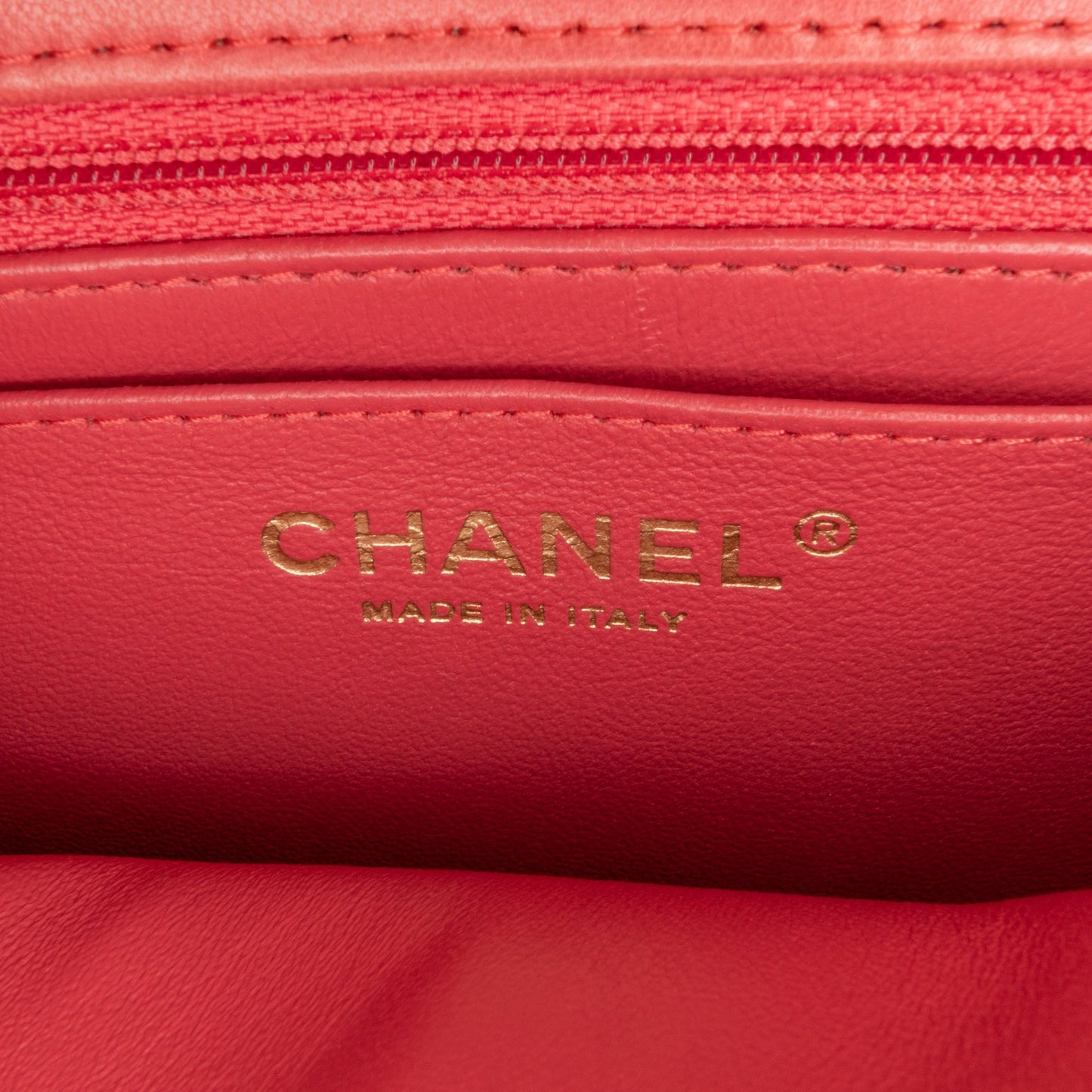 Chanel Sac Mini Square Classic Chevron Lambskin Flap