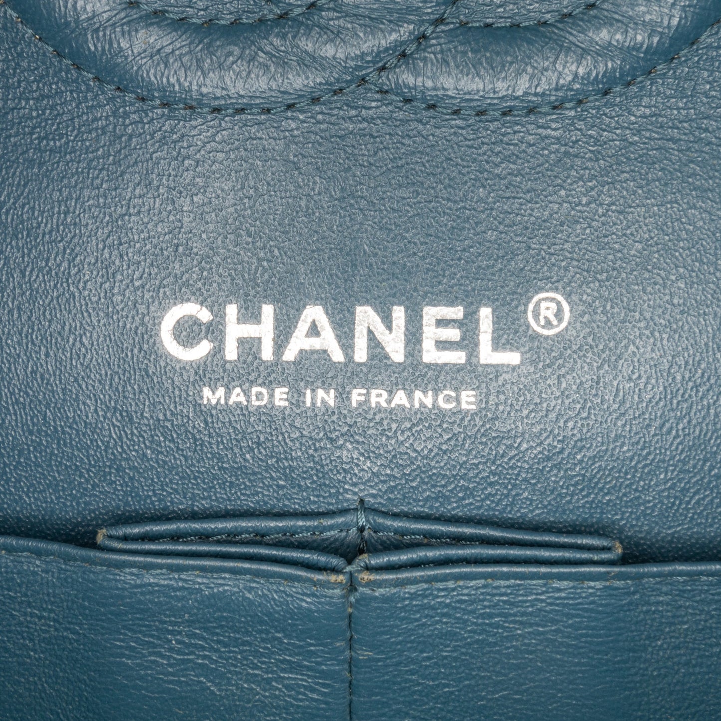 Chanel Sac Medium Classic Chevron Caviar Double Flap