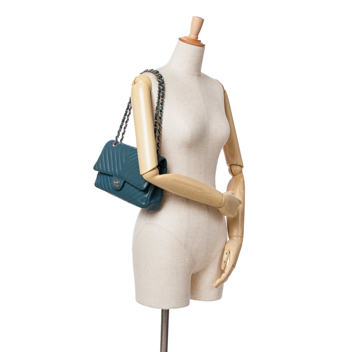 Chanel Sac Medium Classic Chevron Caviar Double Flap