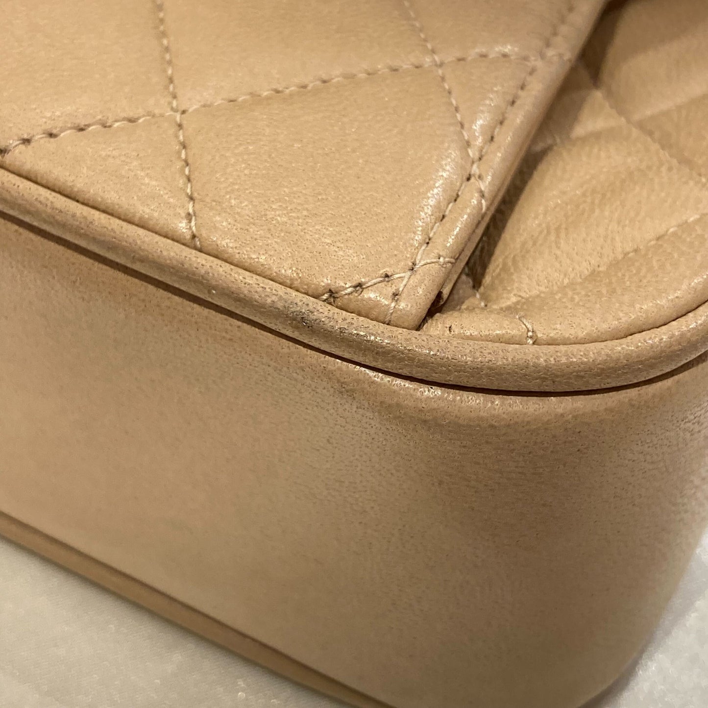 CHANEL 1997-1999 Round Flap Mini Beige Lambskin