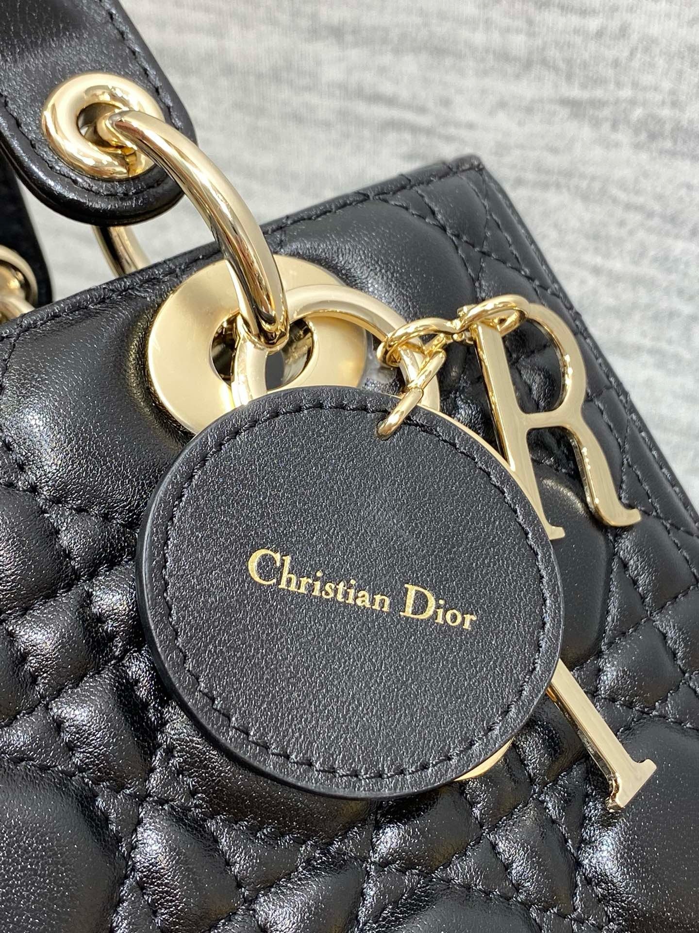 DR432 Medium Lady Dior Bag / HIGHEST QUALITY VERSION / 9.5x8.5x4.5inches