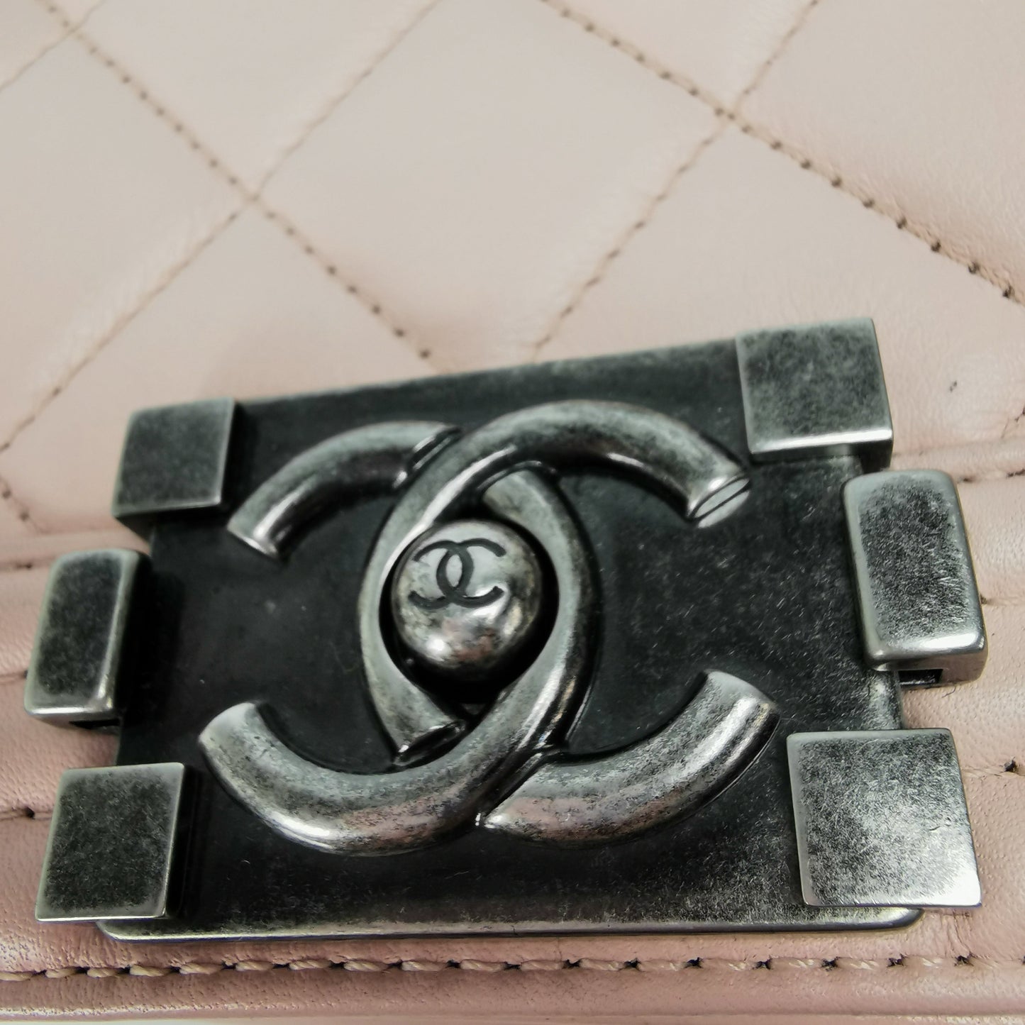 Chanel Boy Medium Light Pink Calfskin Ruthenium