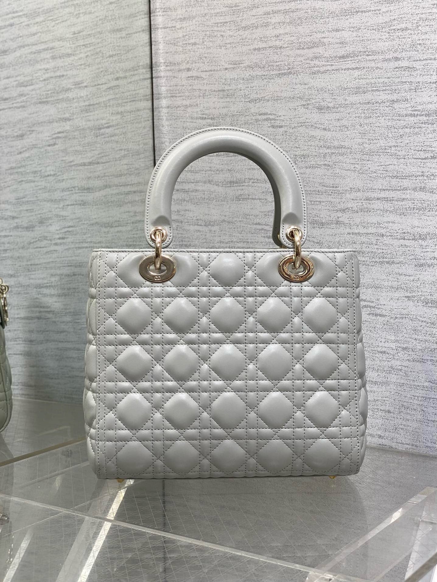 DR453 Medium Lady Dior Bag / HIGHEST QUALITY VERSION / 9.5x8.5x4.5inches