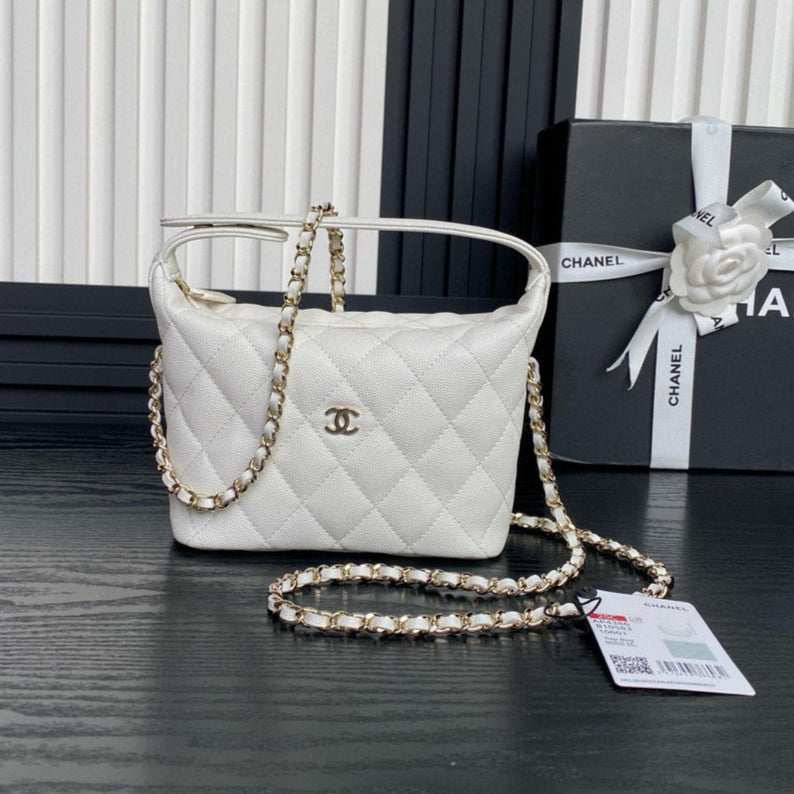 CHANEL 25C Hobo Bag 21.5cm Top Handle White Grained Calfskin