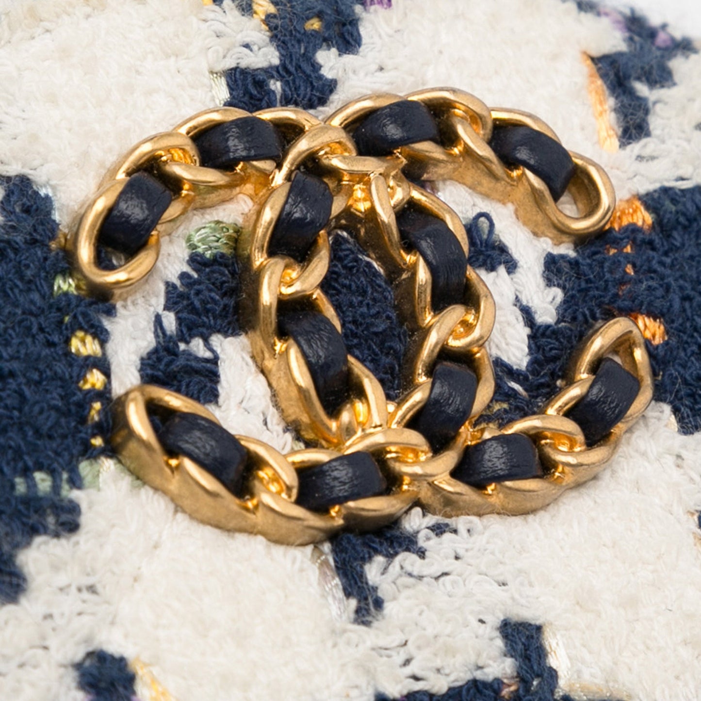Chanel Sac Tweed 19 Round Clutch with Chain