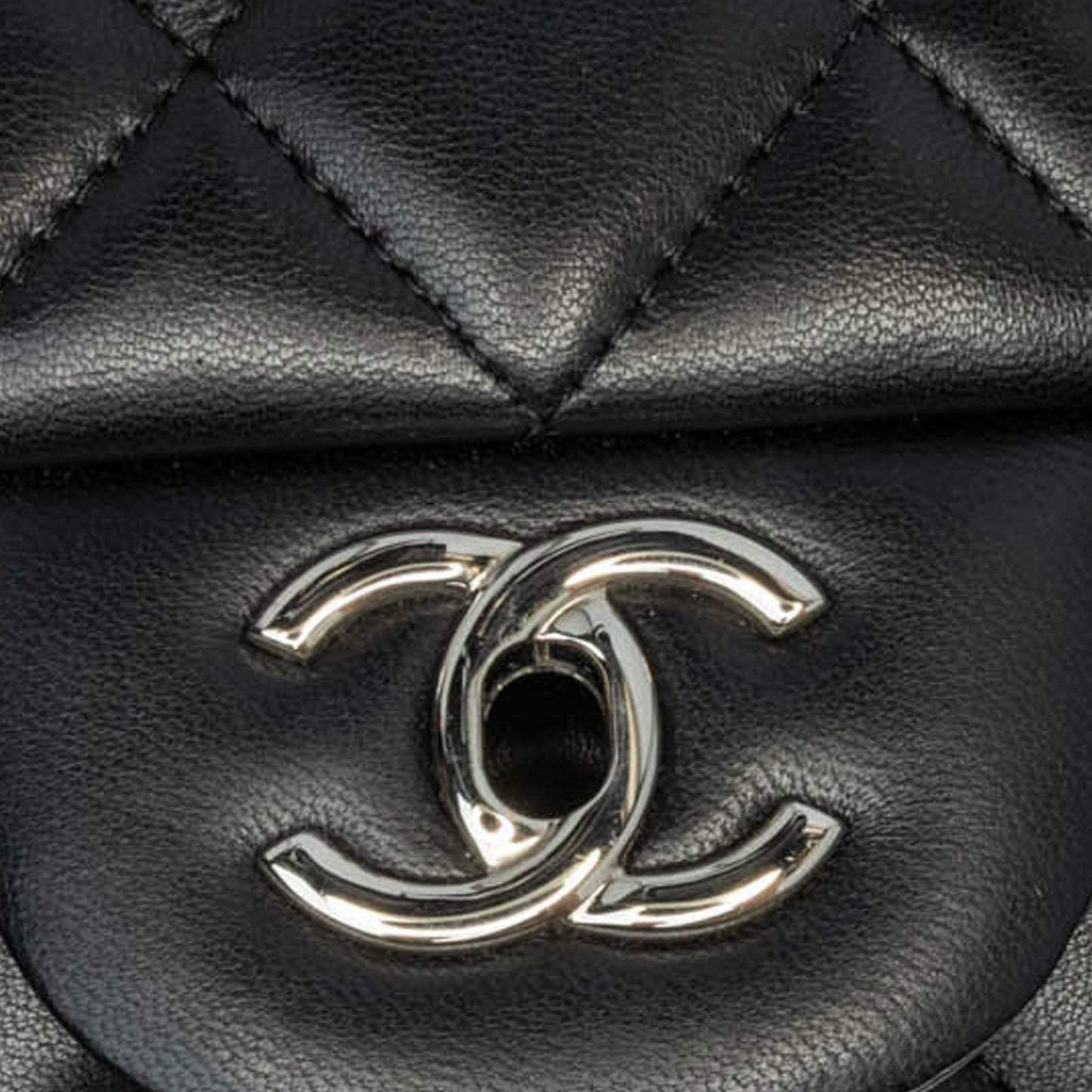 Chanel Sac Jumbo Classic Lambskin Double Flap