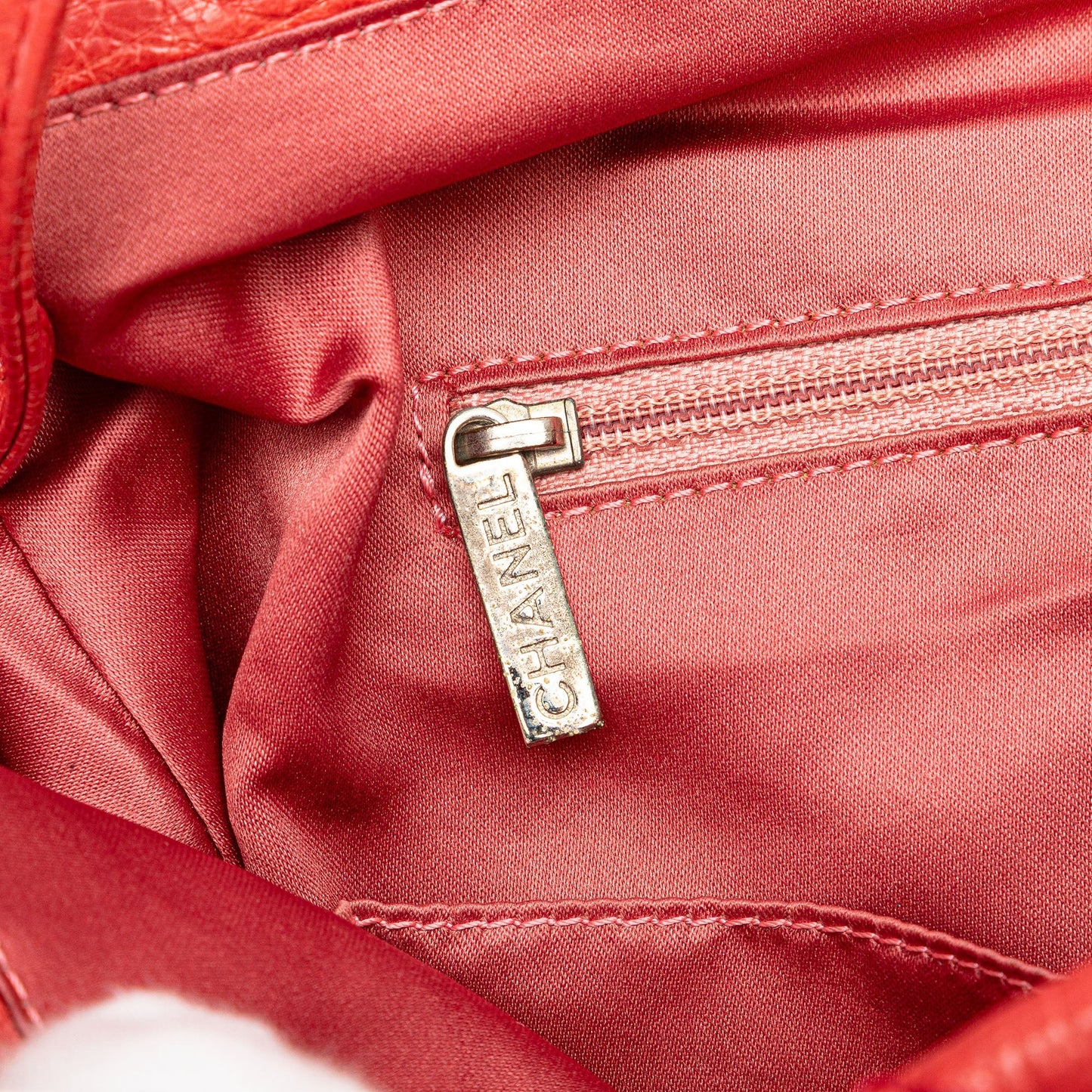 Chanel Sac Large Quilted Aged Calfskin On The Road Flap