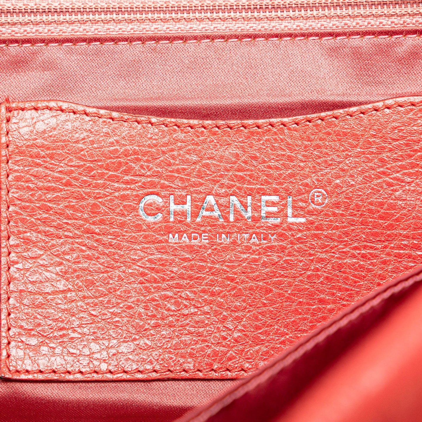 Chanel Sac Large Quilted Aged Calfskin On The Road Flap