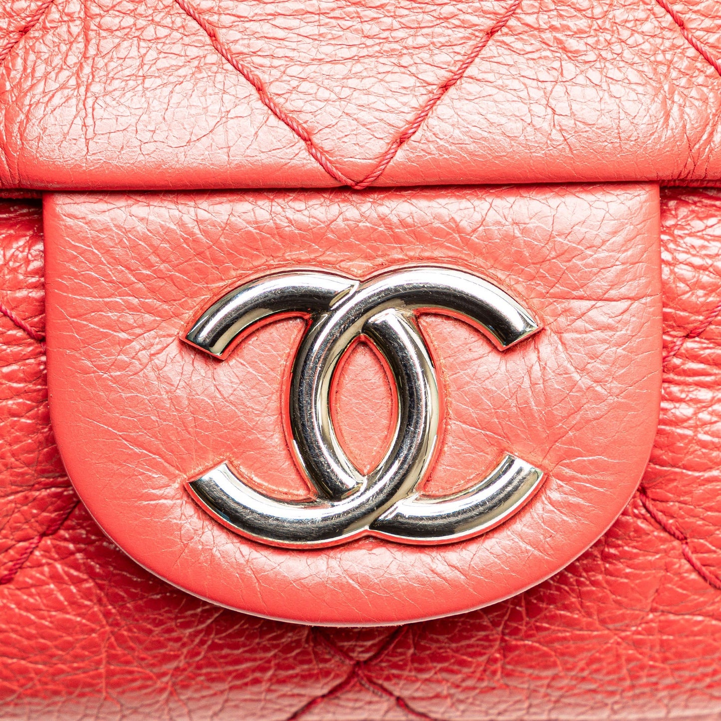 Chanel Sac Large Quilted Aged Calfskin On The Road Flap
