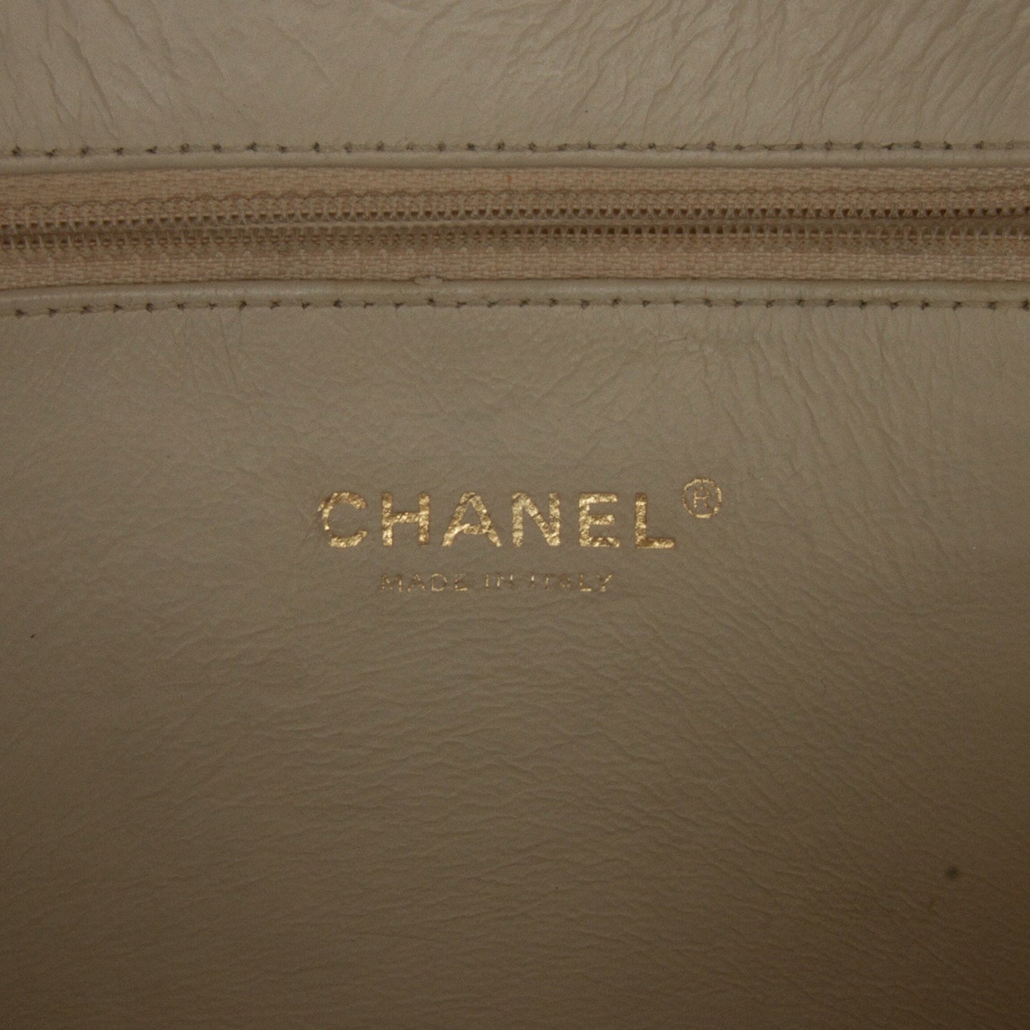Chanel Sac Medium Caviar Filigree Vanity Case