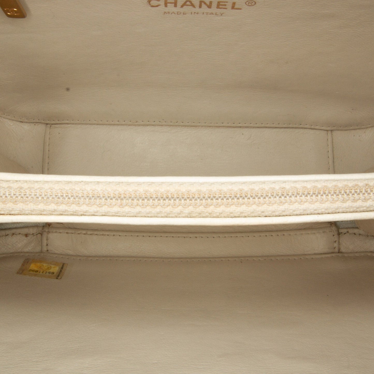 Chanel Sac Medium Caviar Filigree Vanity Case