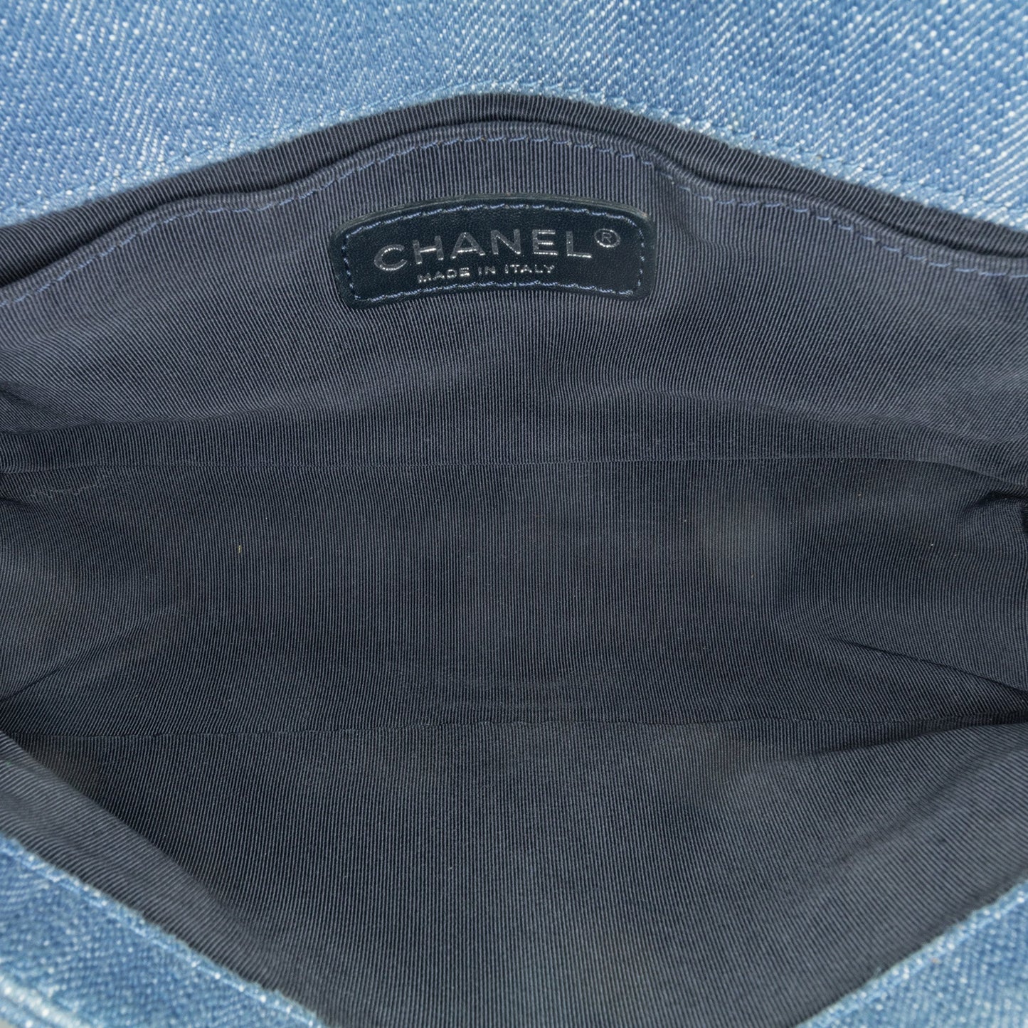 Chanel Sac Medium Denim Chevron Boy Flap