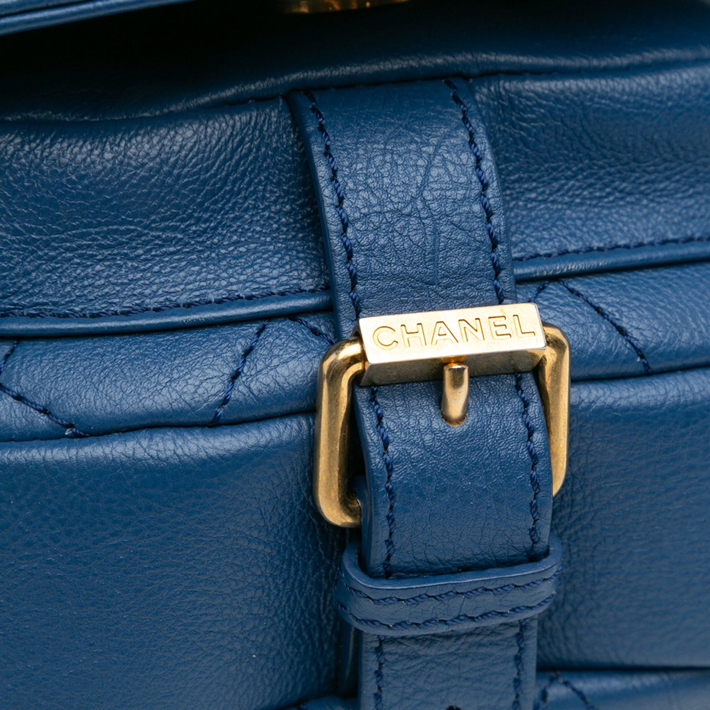 Chanel Sac Quilted Grained Calfskin Casual Trip Messenger