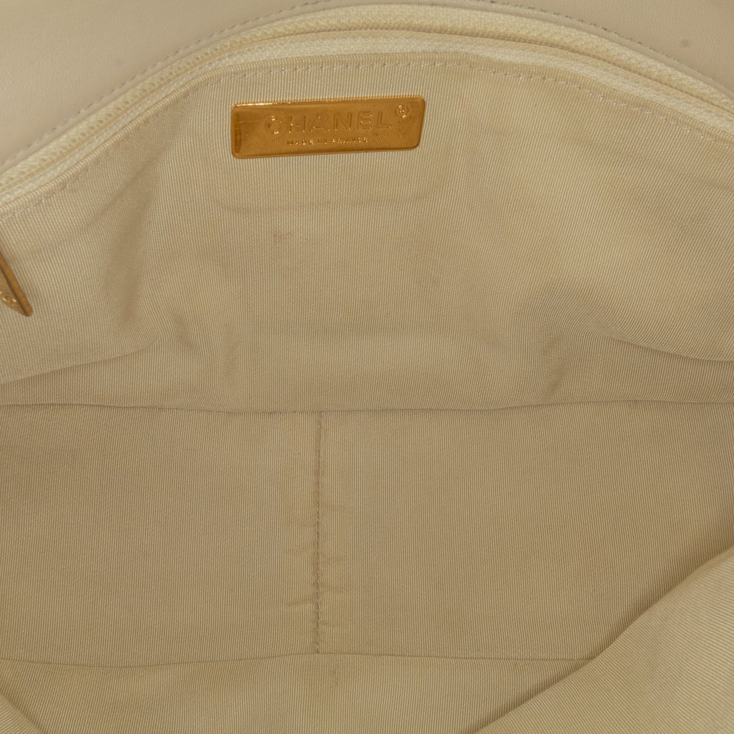 Chanel Sac Large Lambskin 19 Flap