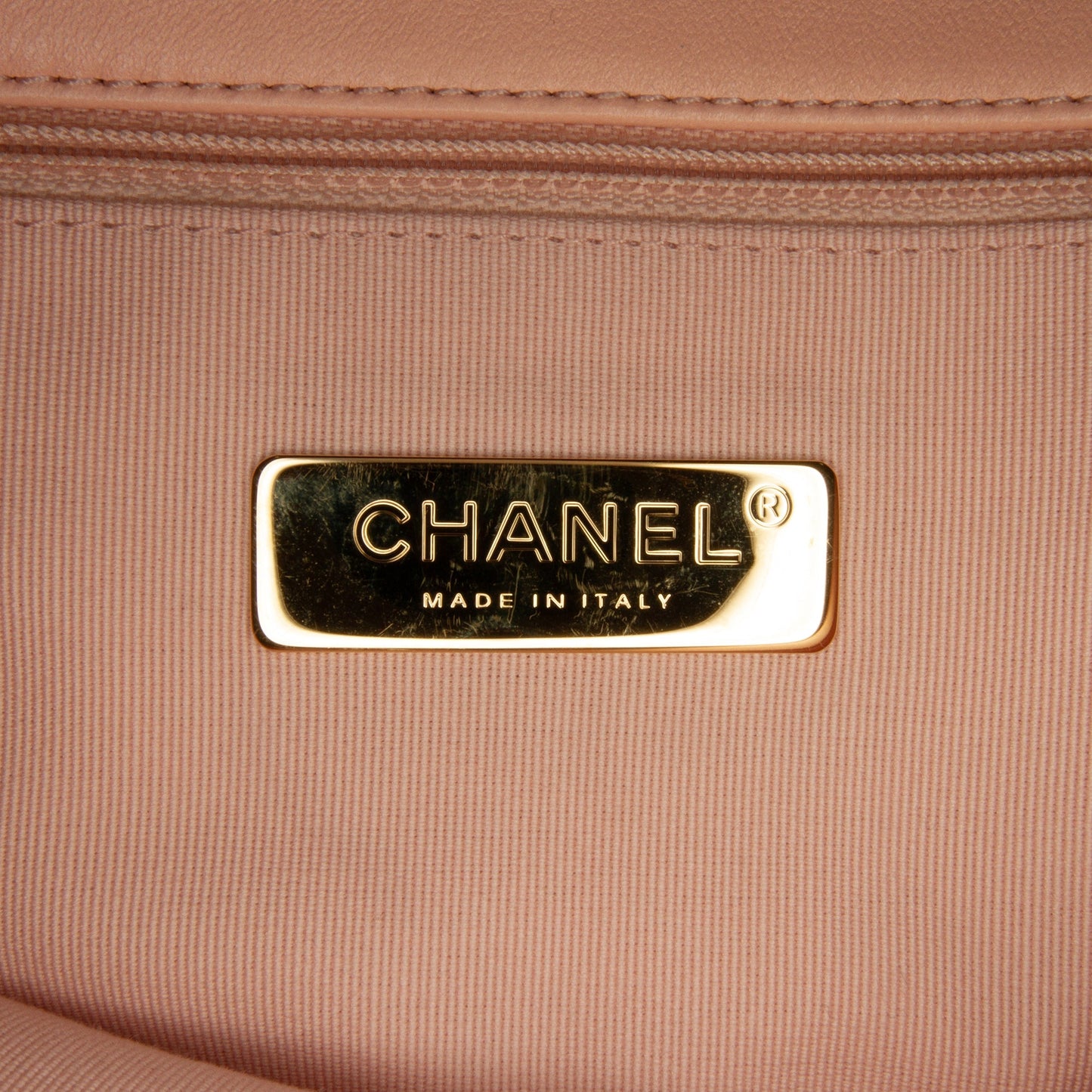 Chanel Sac Medium Lambskin 19 Flap