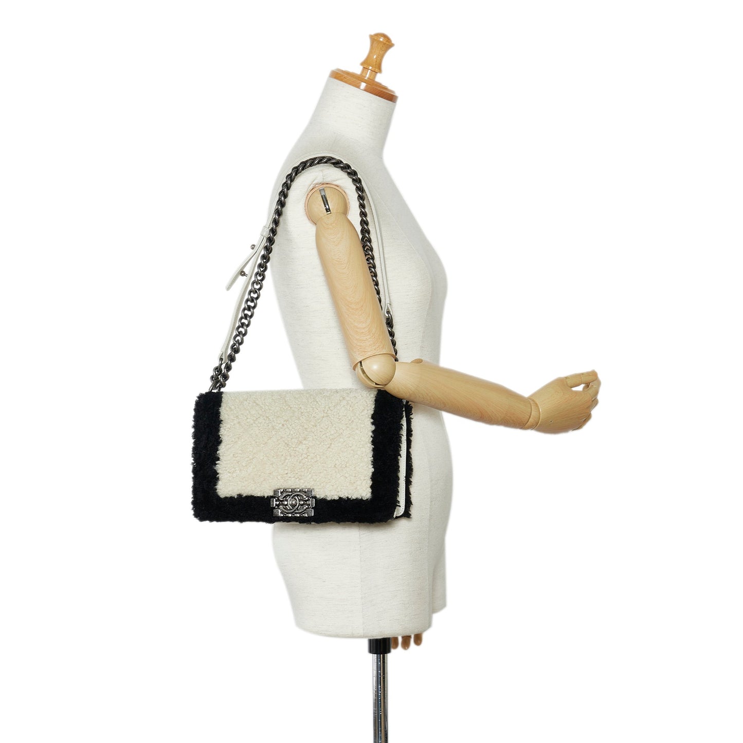 Chanel Sac Medium Shearling Boy Flap