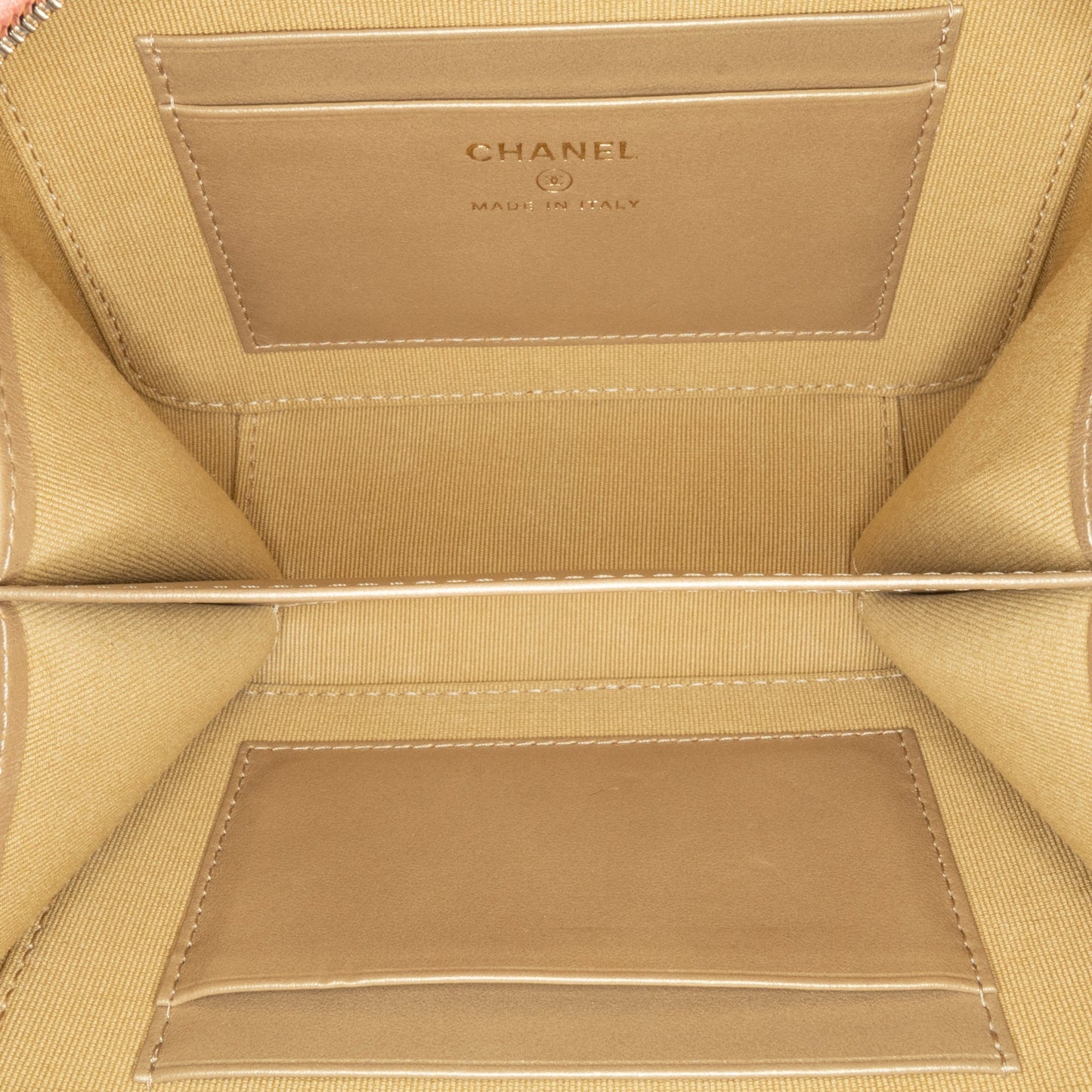Chanel Sac CC Quilted Lambskin Pearl Crush Camera Bag
