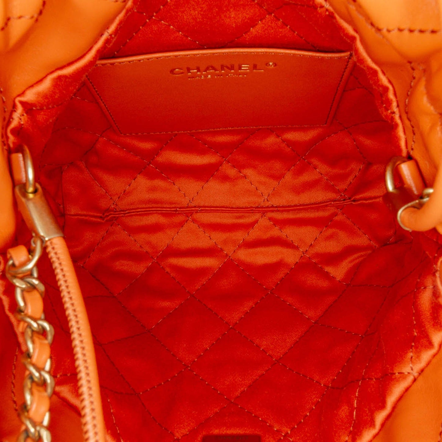 Chanel Sac Mini Shiny Calfskin 22 Handbag