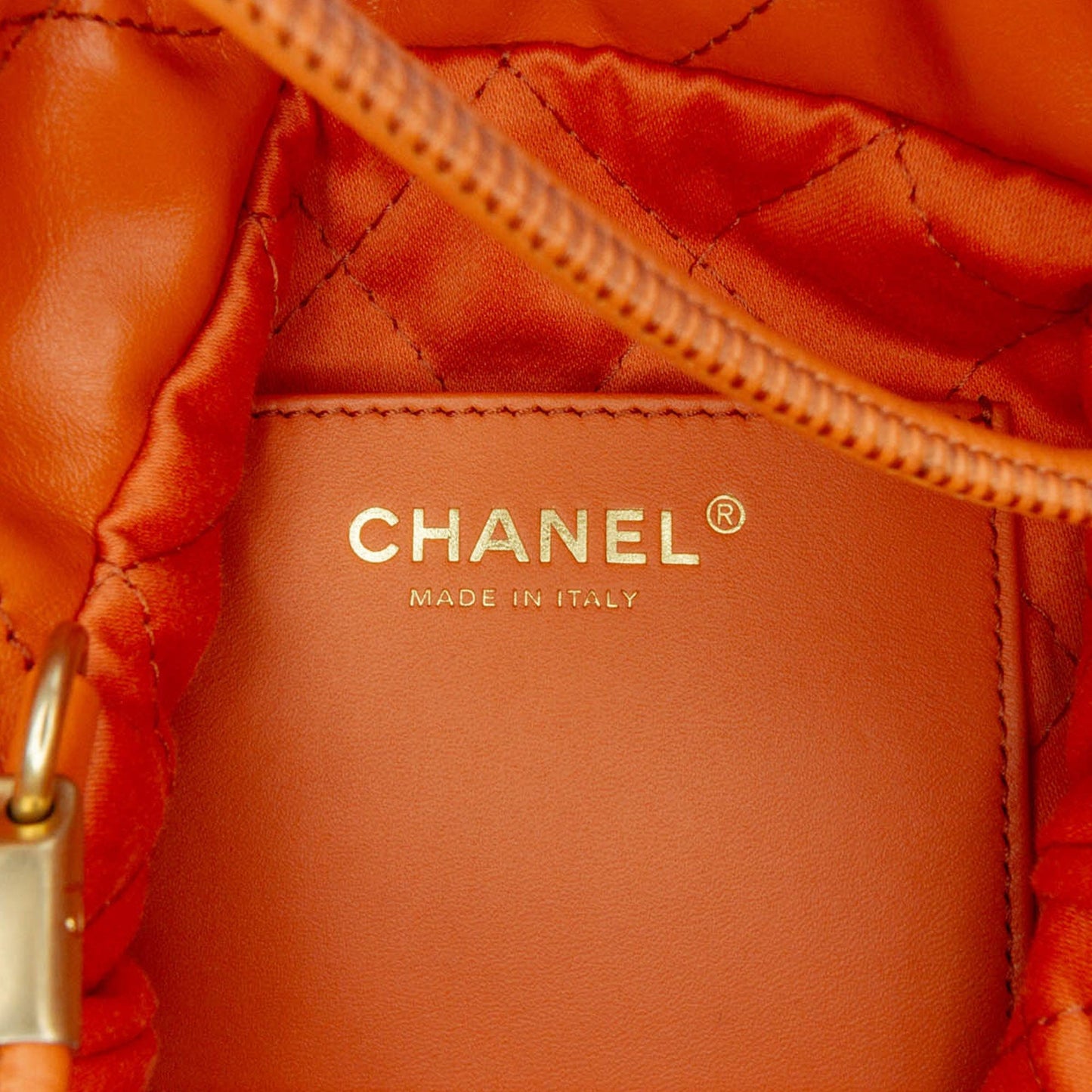 Chanel Sac Mini Shiny Calfskin 22 Handbag