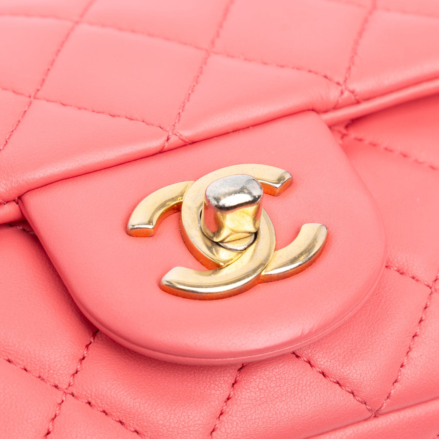 Chanel Sac Mini Rectangular Lambskin Pearl Crush Flap