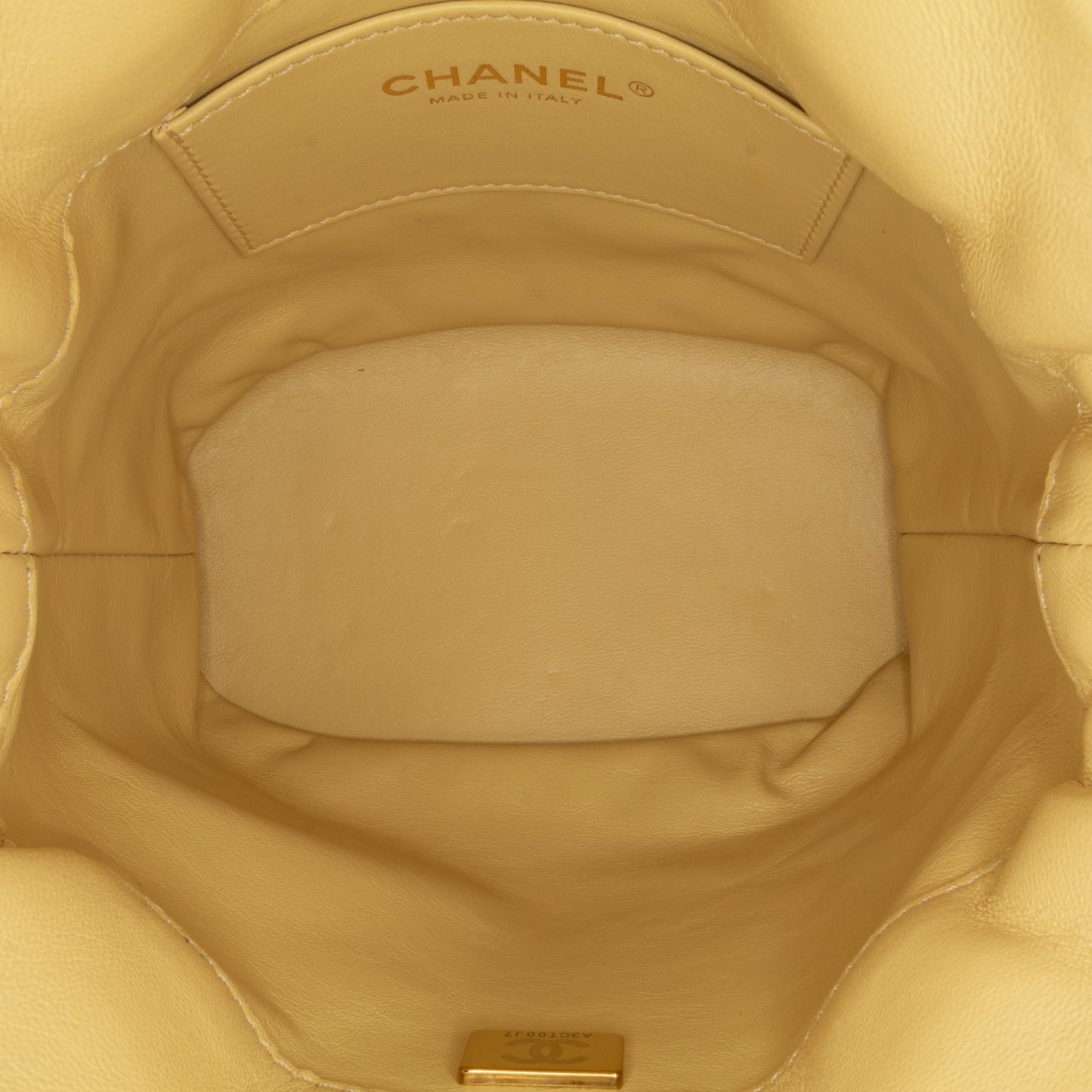 Chanel Sac Mini Lambskin Pending CC Bucket Bag